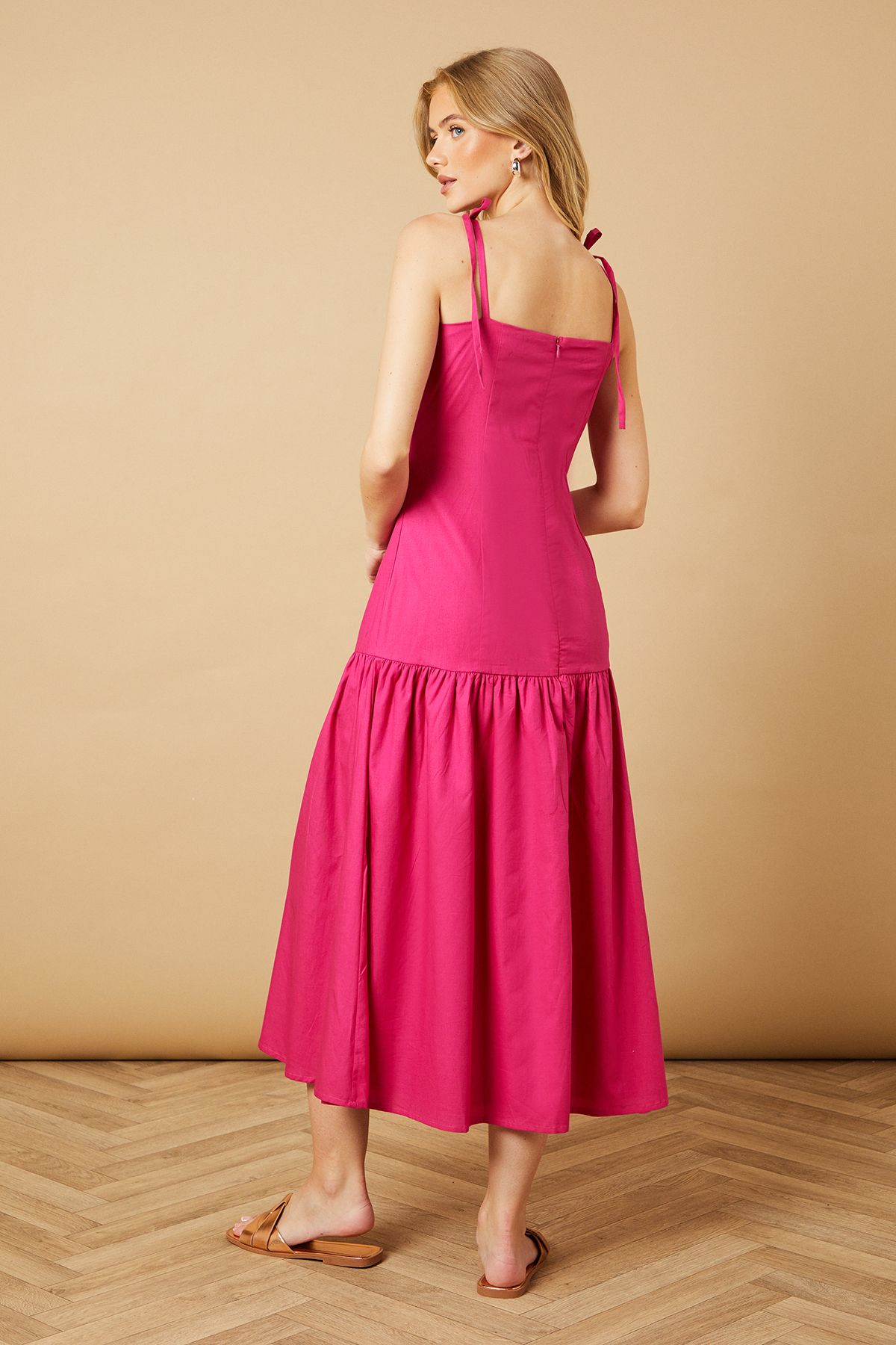 Oasis Cup Detail Halterneck Drop Hem Midaxi Dress Pink image 4