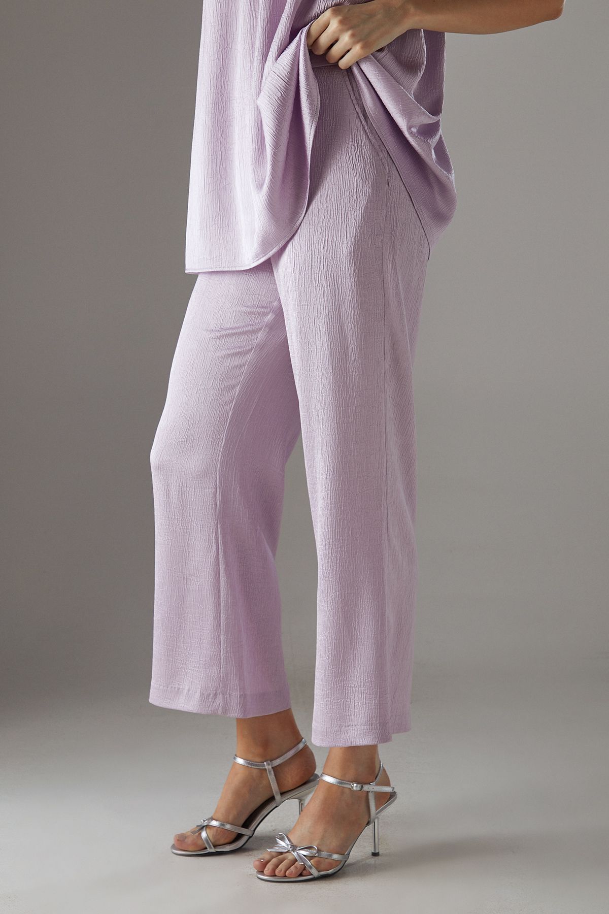 Warehouse Crushed Satin Kickflare Cropped Trousers Lilac image 2