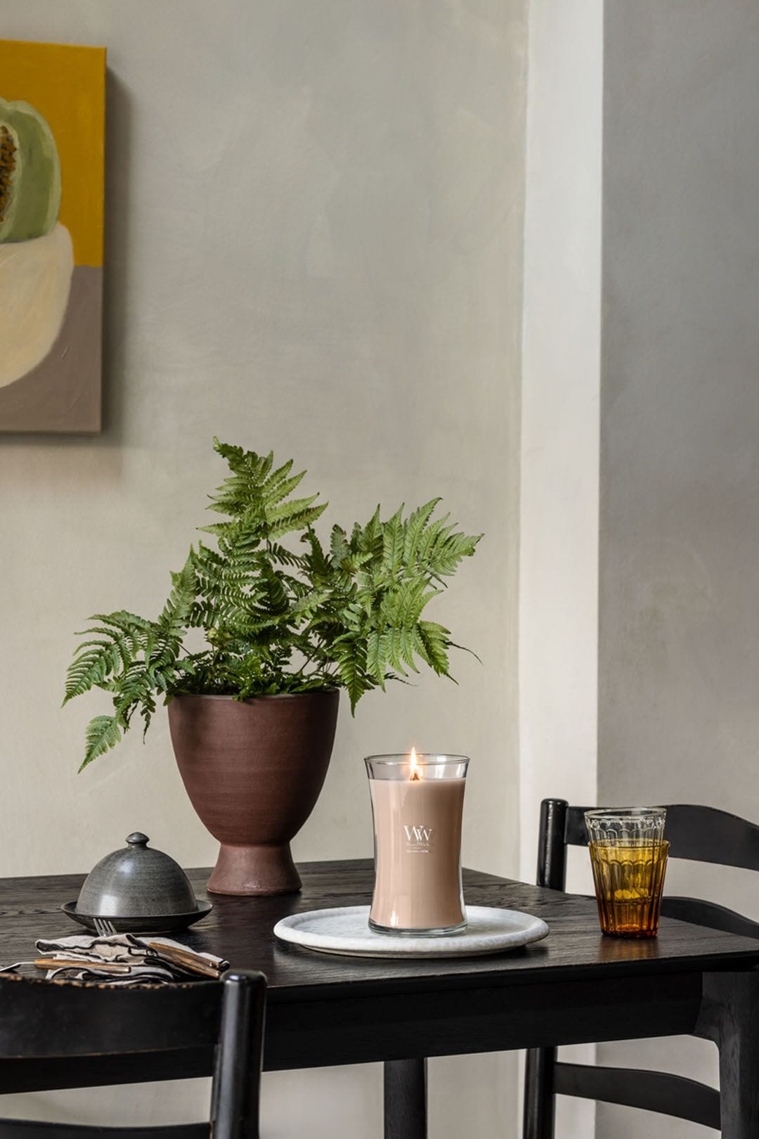 Woodwick Large Hourglass Patchouli Creme Multi image 3