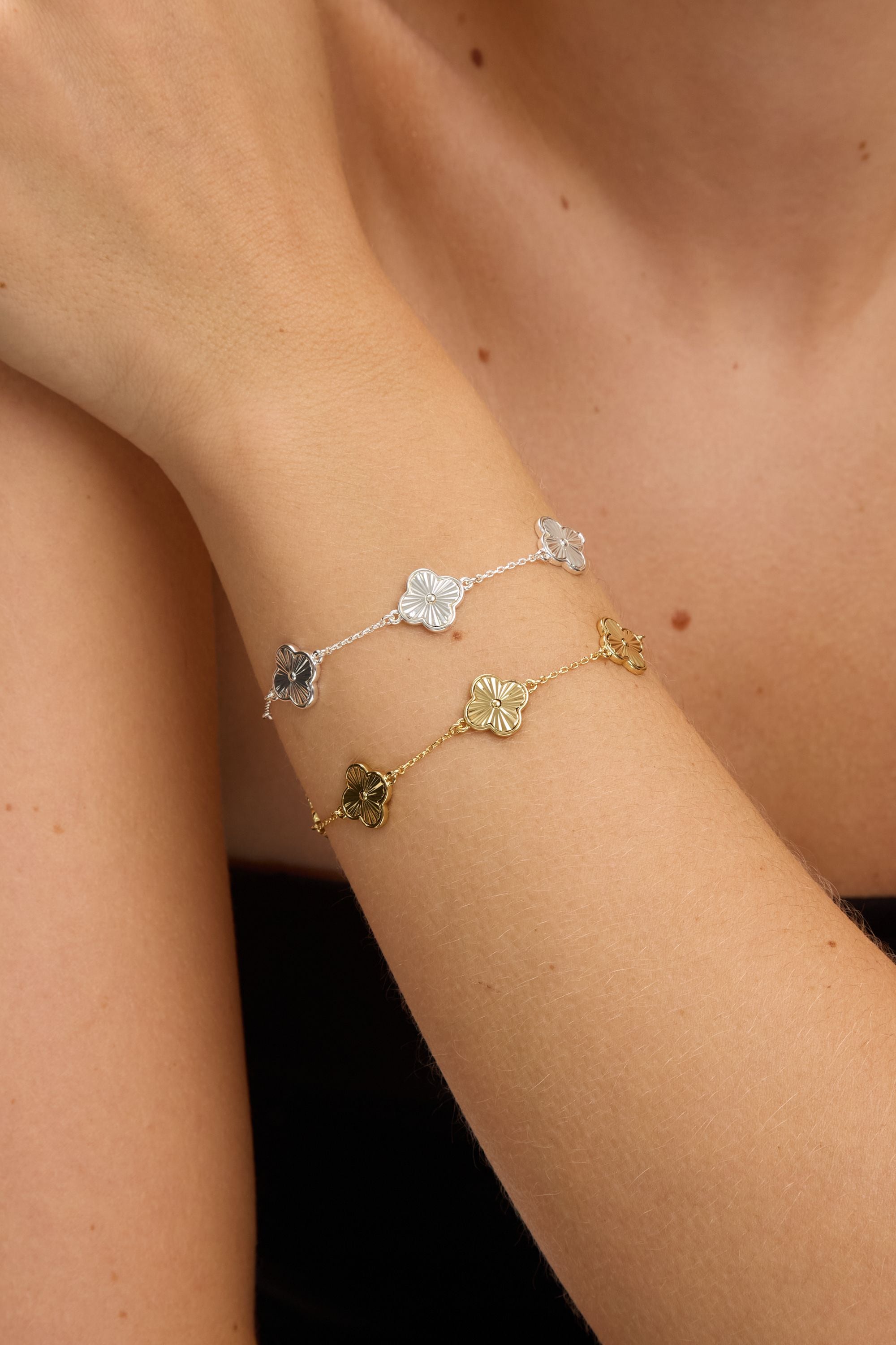 Jon Richard 14K Gold Plated Diamond Cut Clover Bracelet image 2