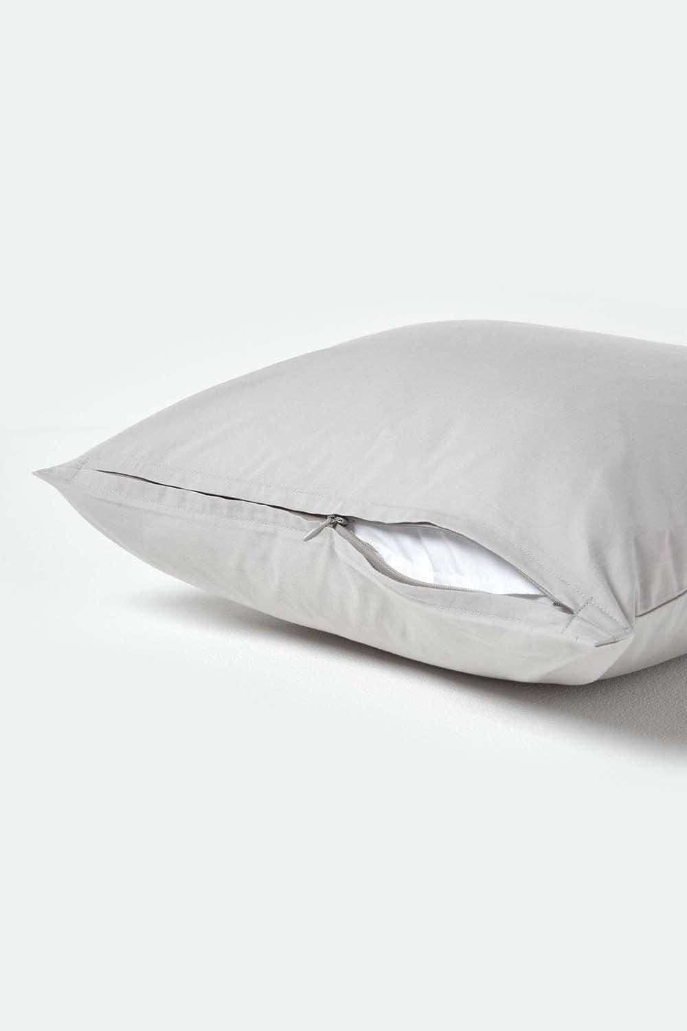 Homescapes Continental Egyptian Cotton Pillowcase 200 TC, 40 x 40 cm image 3