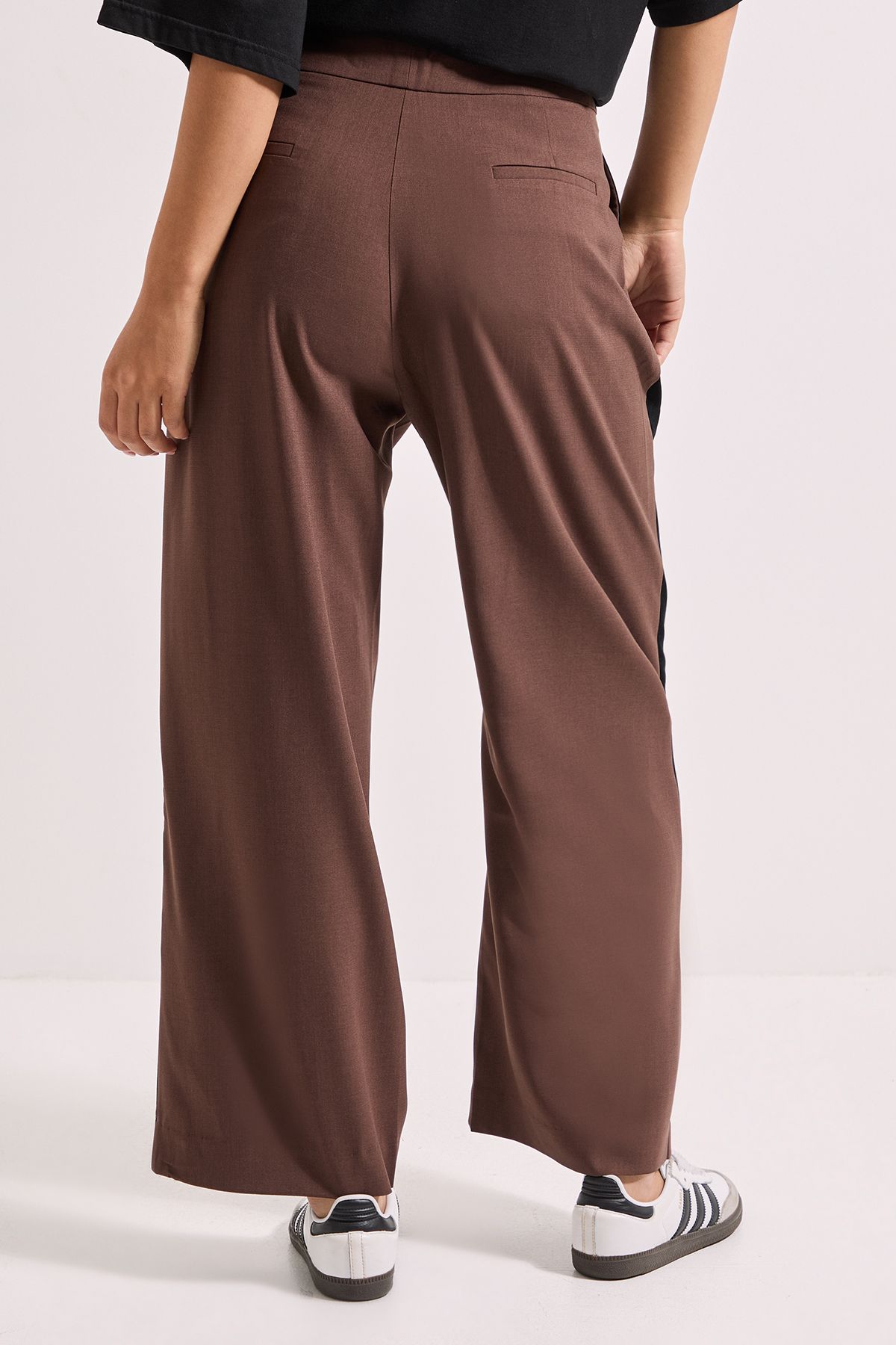 Dorothy Perkins Petite Stripe Detail Belted Straight Leg Trouser Chocolate image 3