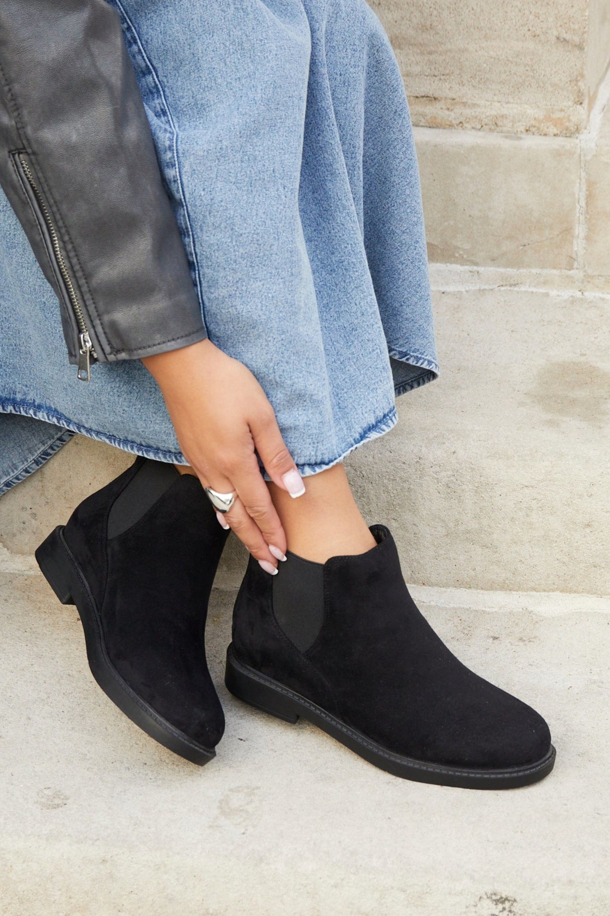 Linzi Fauna Wide Fit Black Faux Suede Classic Chelsea Boot image 6