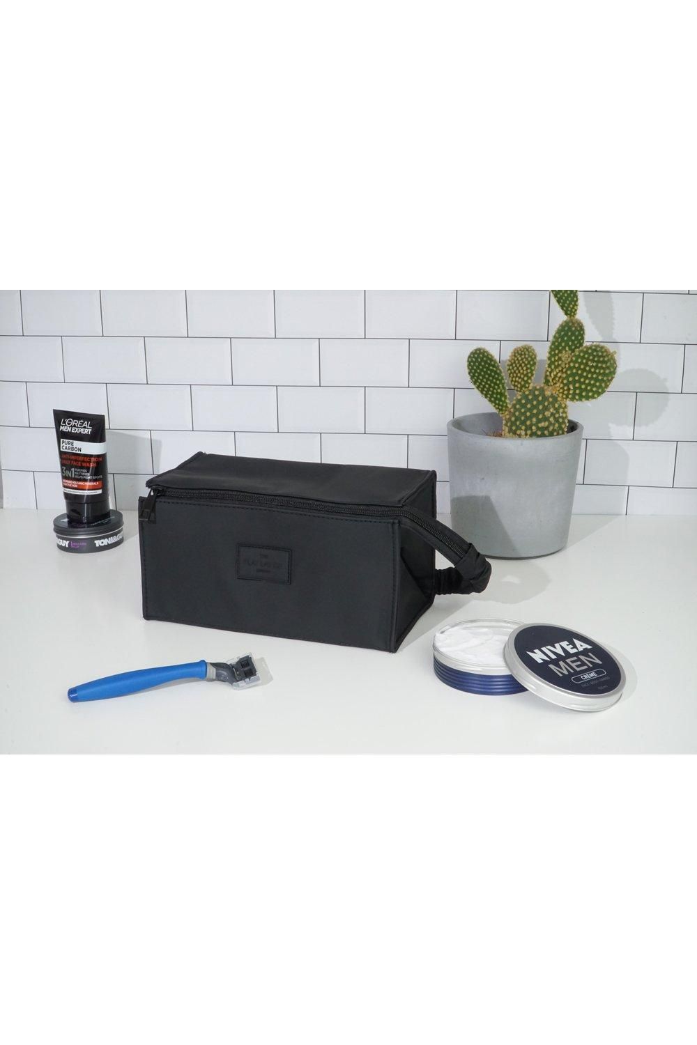 The Flat Lay Co Unisex Box Sponge Bag in Black Black image 6