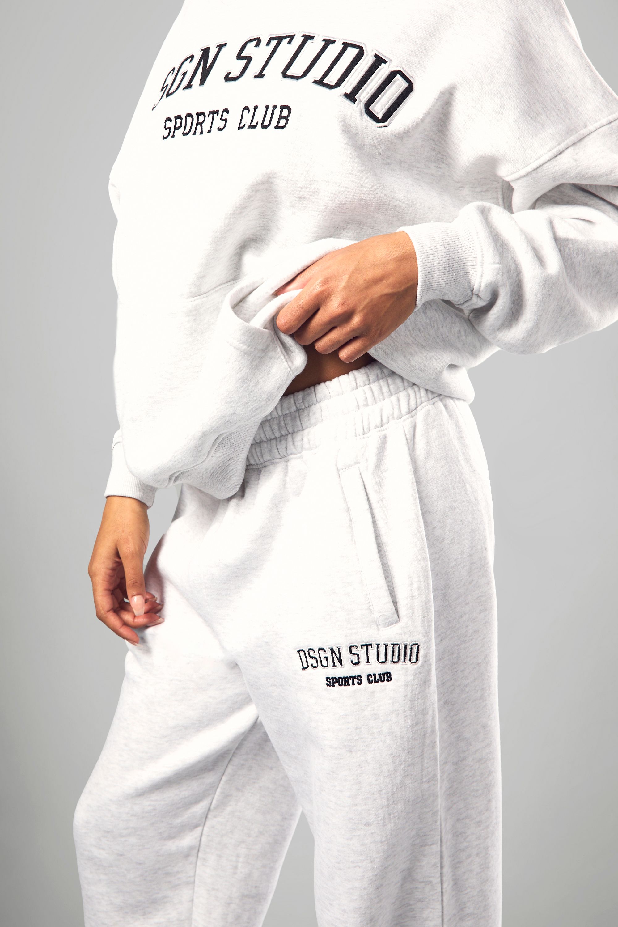 DSGN Studio DSGN Studio Applique Oversized Jogger Ash Grey image 3