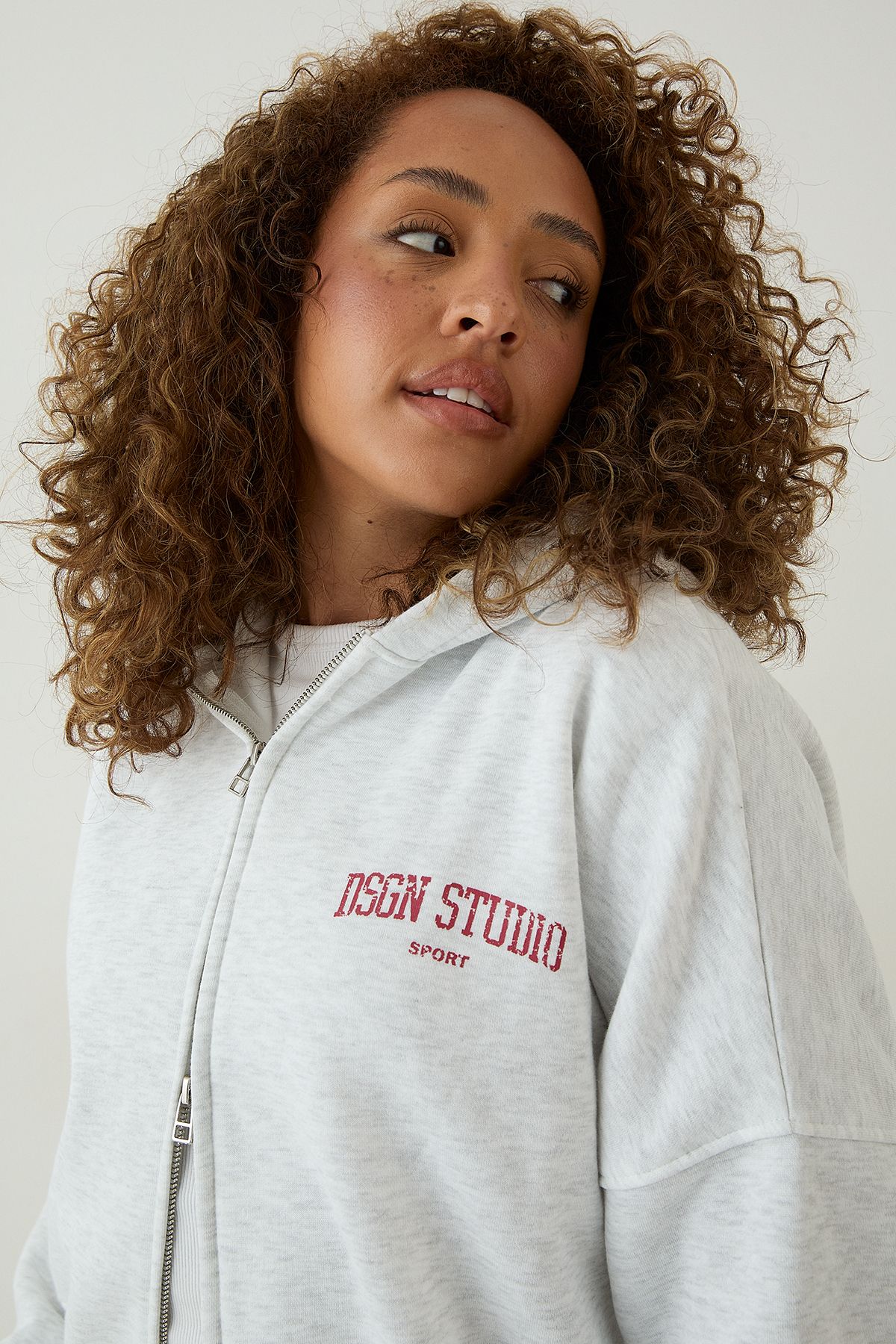 DSGN Studio DSGN Studio Collegiate Printed Zip Through Boxy Hoodie Ash Grey image 4