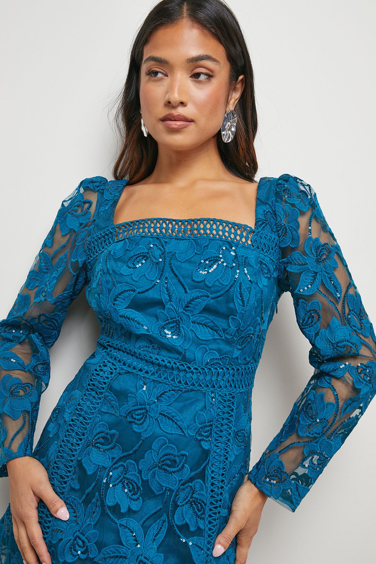 Oasis Petite Lace Trim Detail Mini Dress Blue image 4