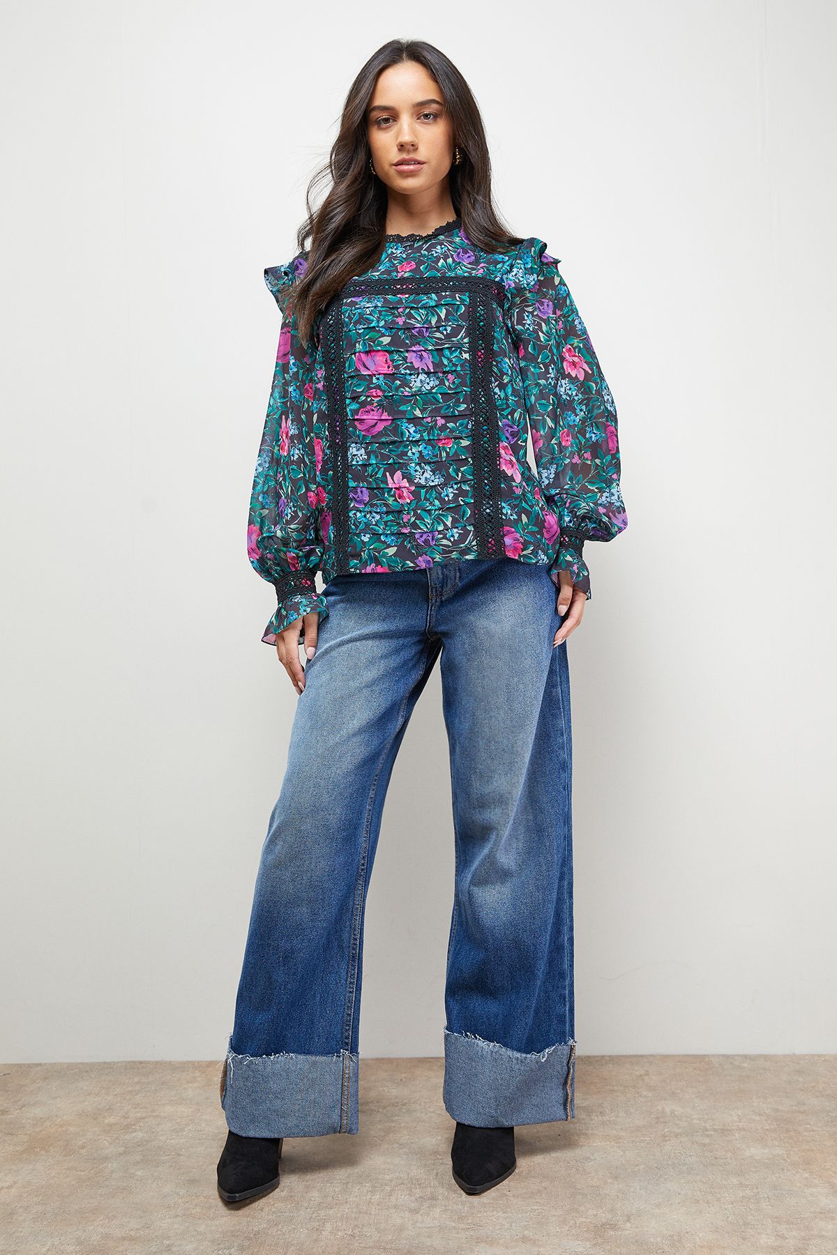 Oasis Printed Lace Trim Pleat Detail Boho Blouse Black image 4