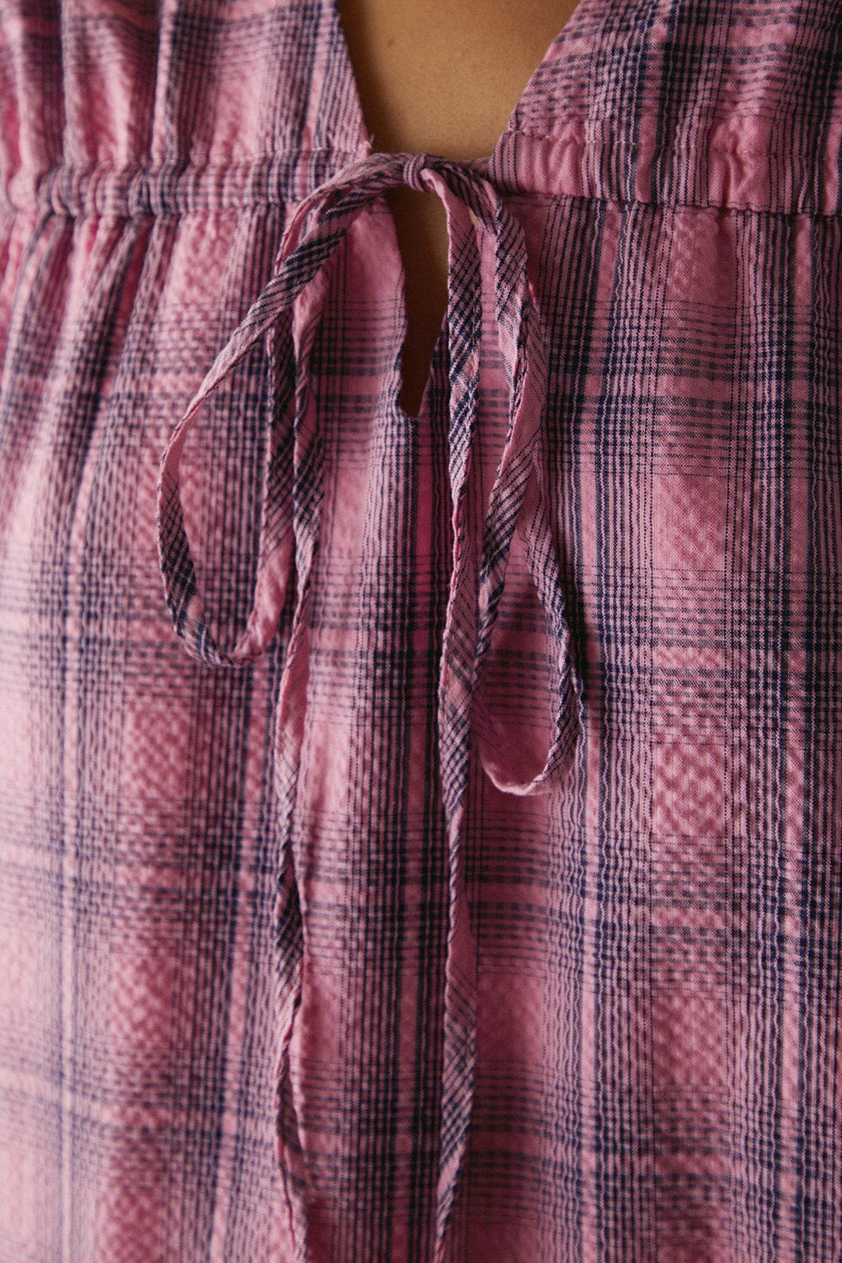 Warehouse Gathered Channel Detail Check Midi Smock Dress Pink image 4