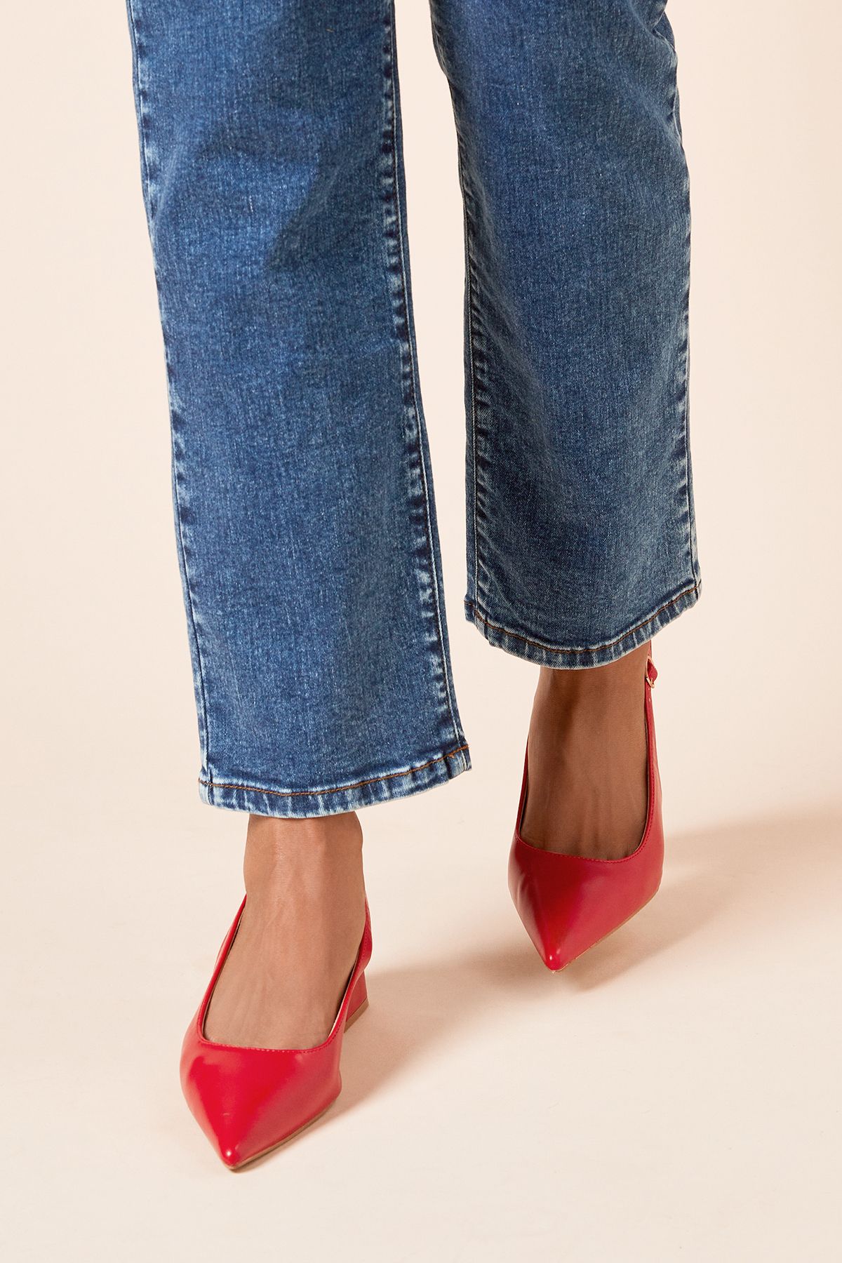 Dorothy Perkins Patricia Faux Leather Slingback Medium Block Heel Court Shoes Red image 3