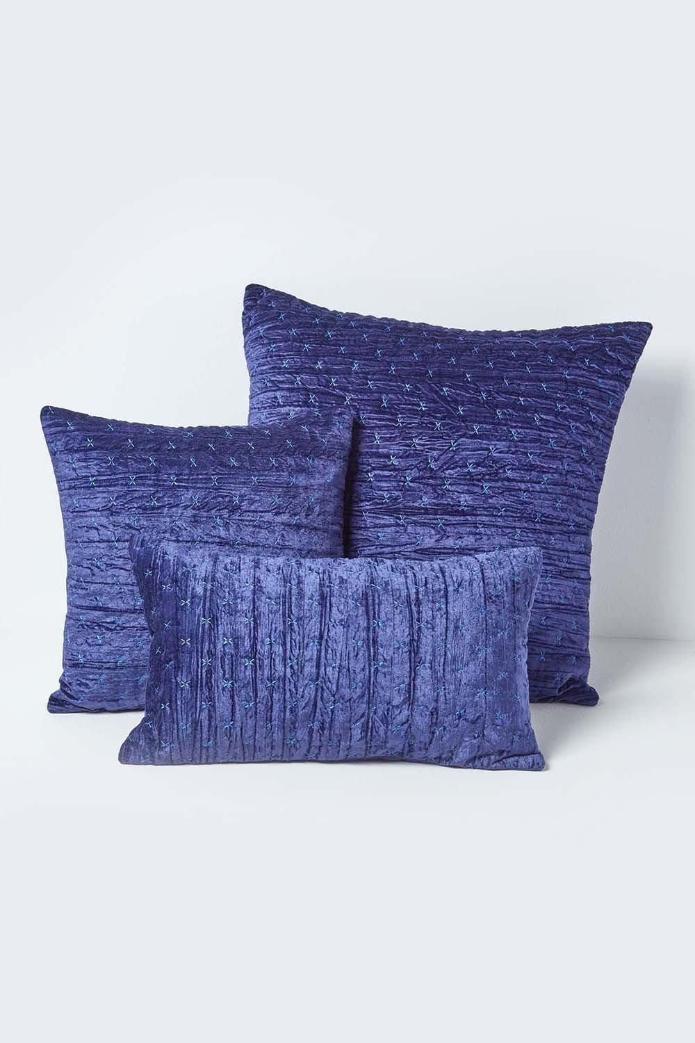 Homescapes Crushed Velvet Cushion Cover image 5