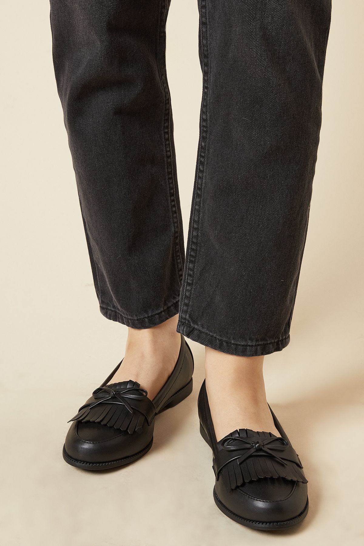 Dorothy Perkins Wide Fit Loretta Tassel Loafers Black image 2