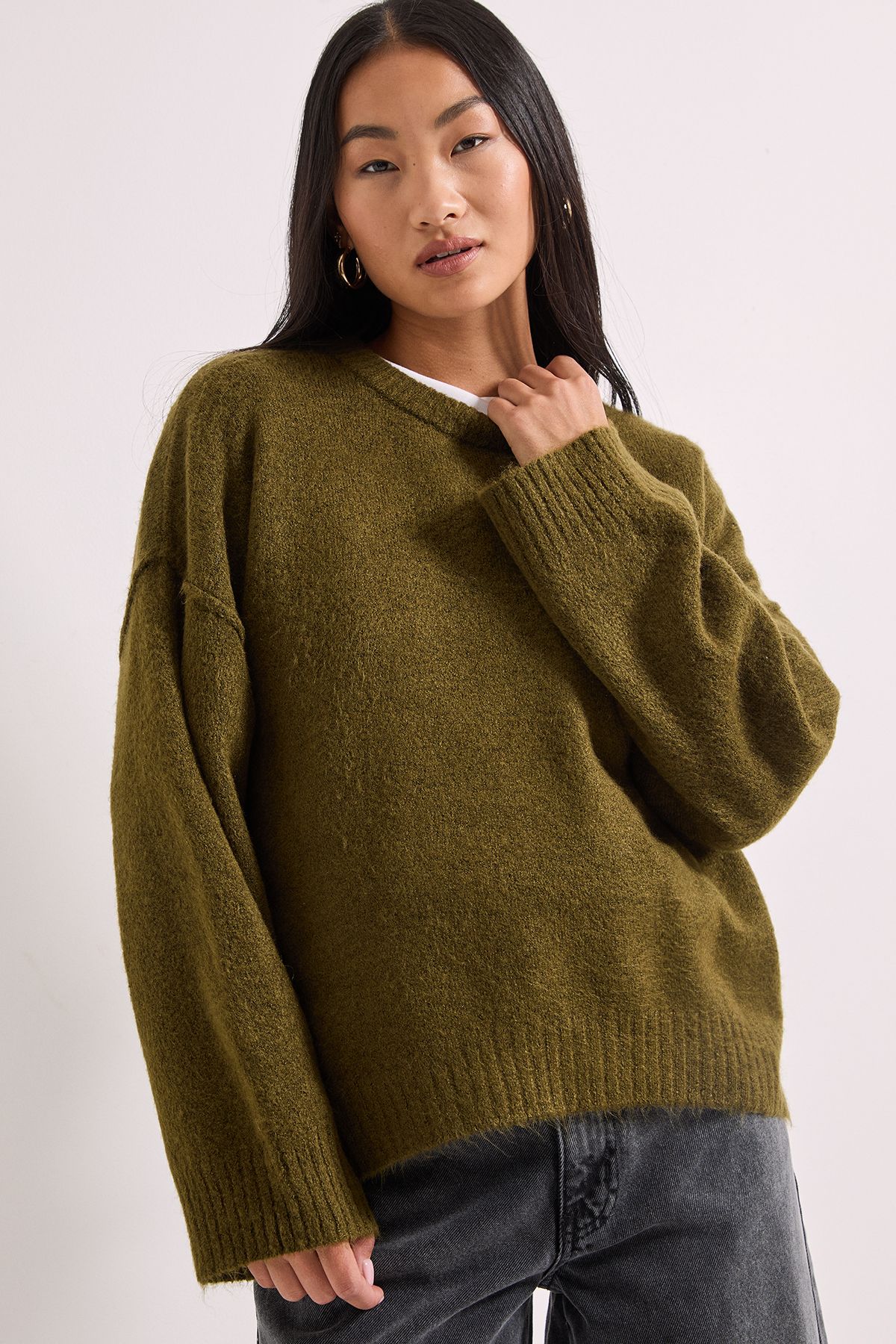 Dorothy Perkins Petite Relaxed Crew Jumper Khaki image 4