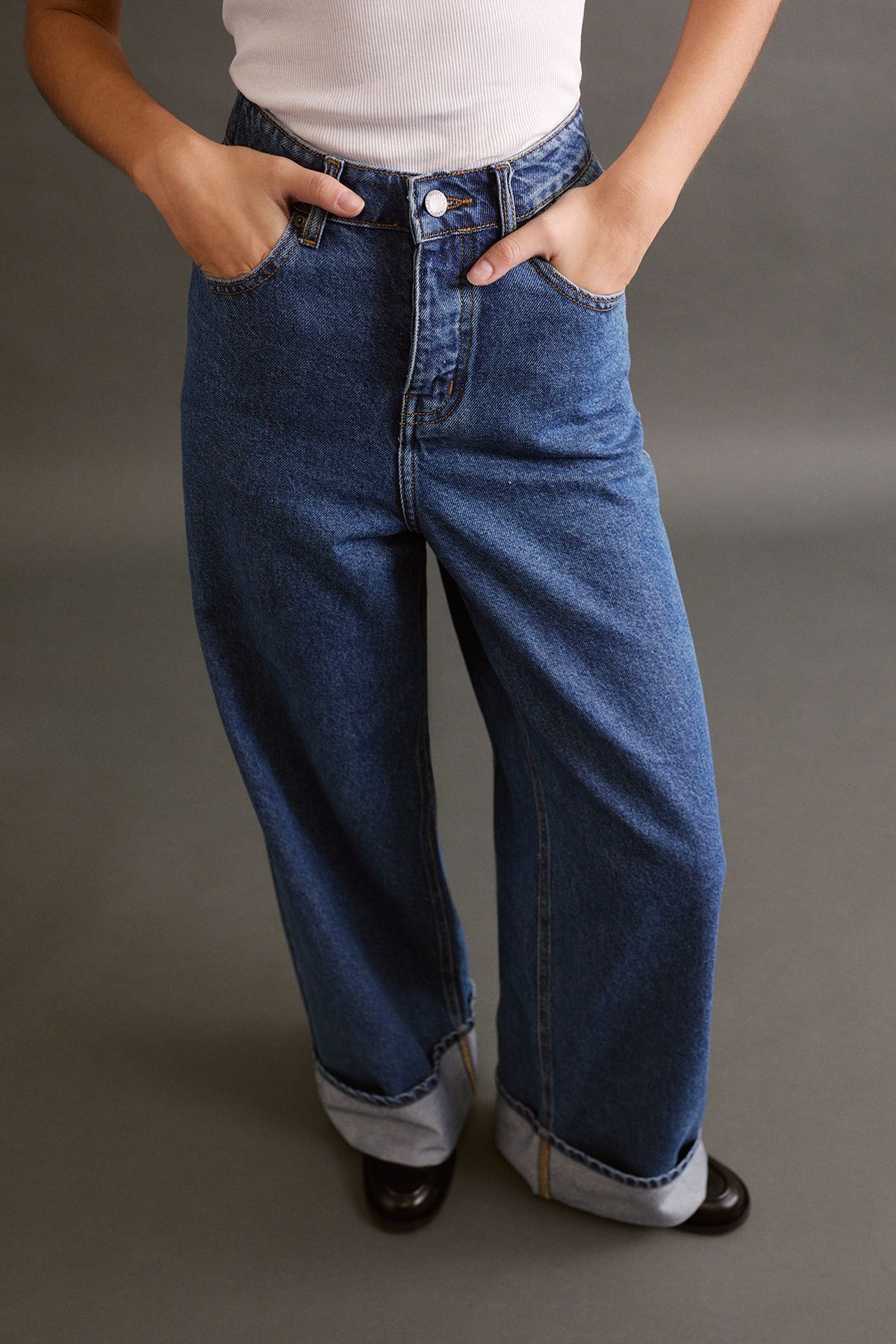 NastyGal The Denim Turn Up Jeans Authentic Midwash image 2