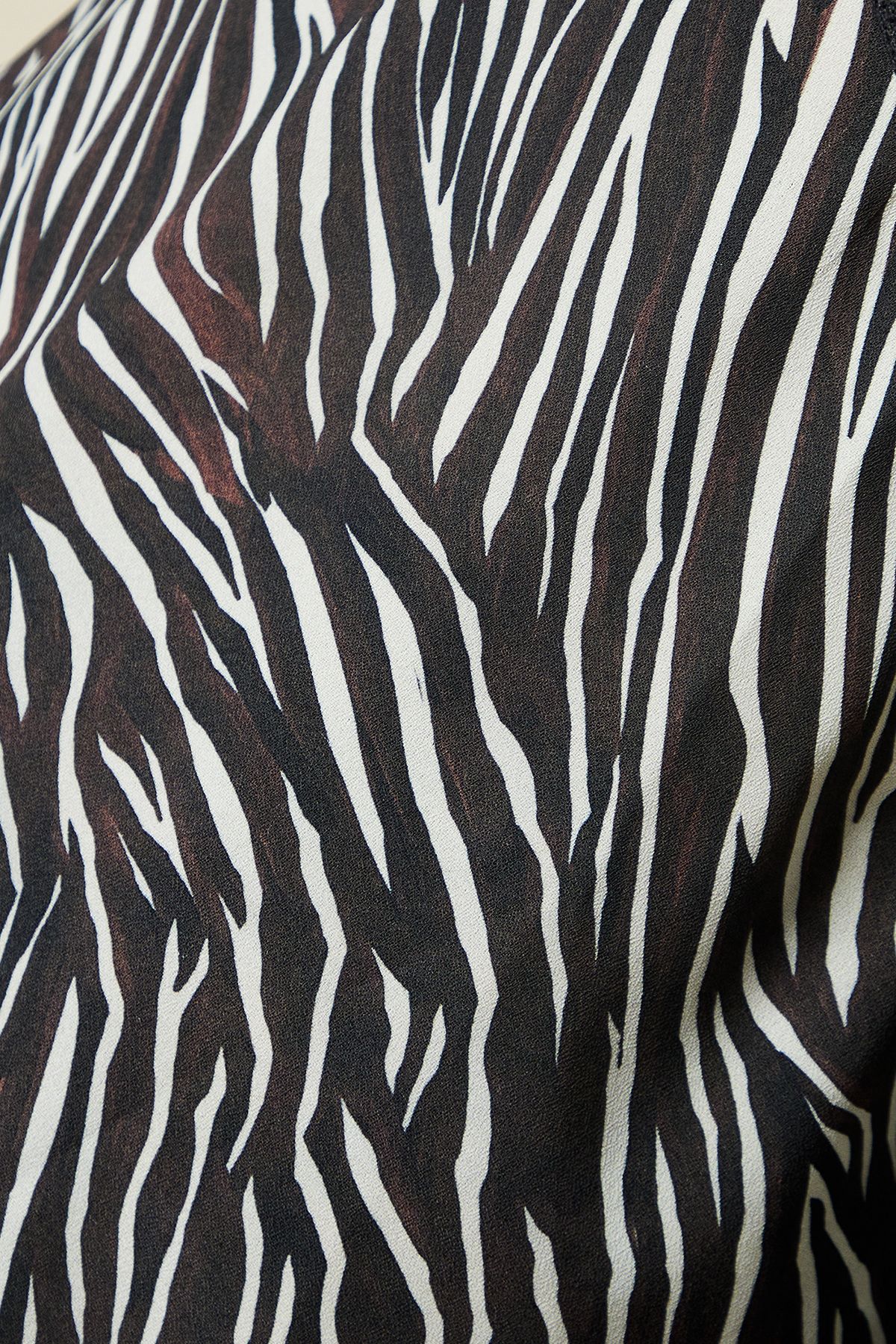 Dorothy Perkins Zebra Lace Front Long Sleeve Blouse Zebra image 5