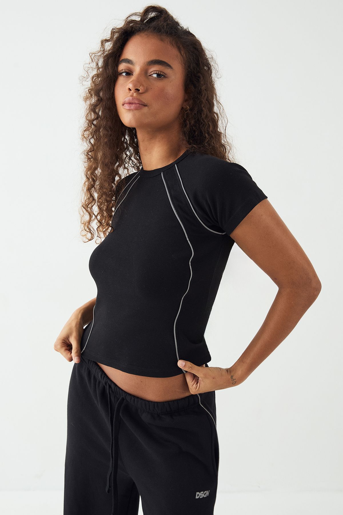 DSGN Studio DSGN Studio Reflective Fitted T-shirt Black image 1