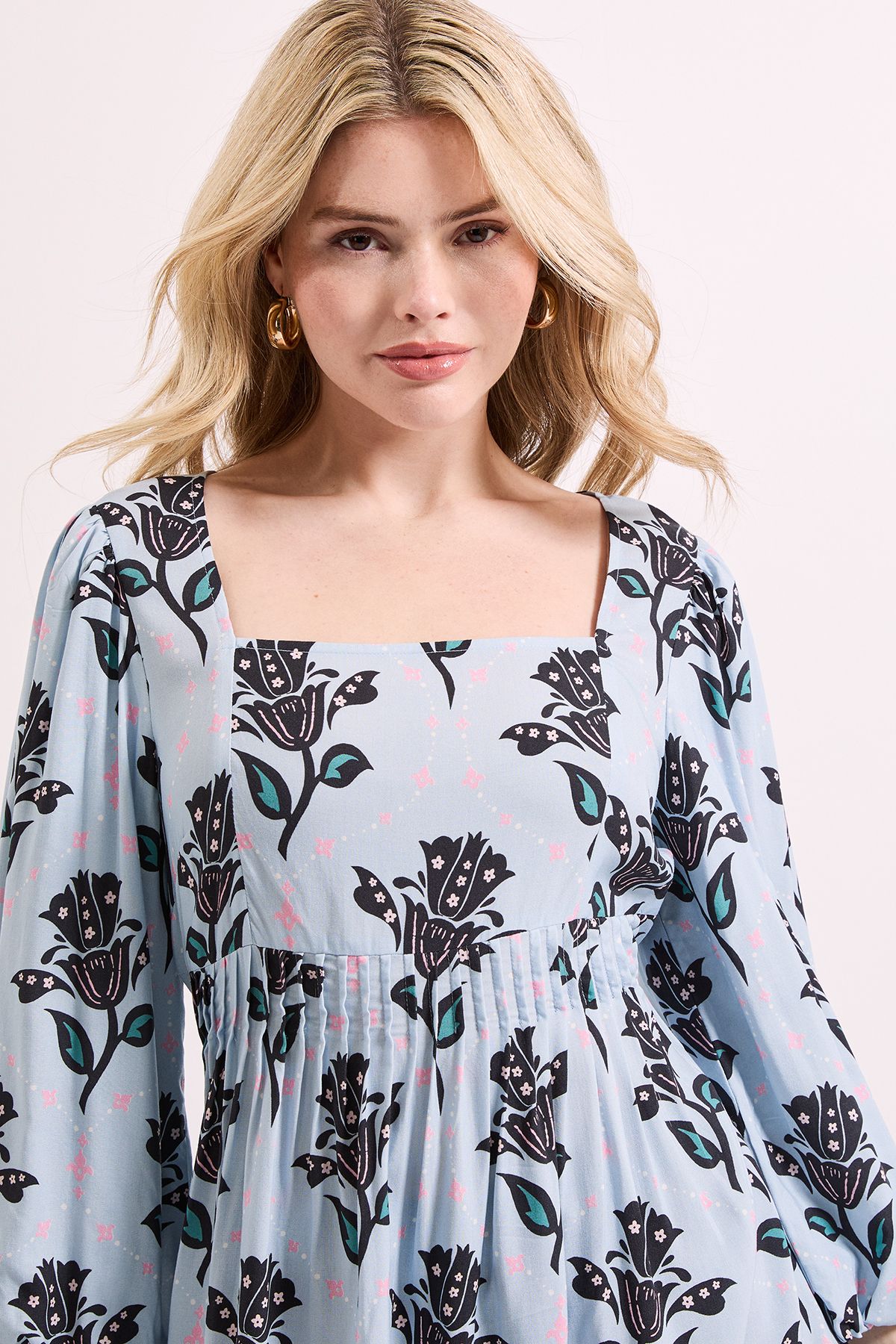 Dorothy Perkins Blue Floral Square Neck Blouson Sleeve Tie Back Mini Dress Blue image 3