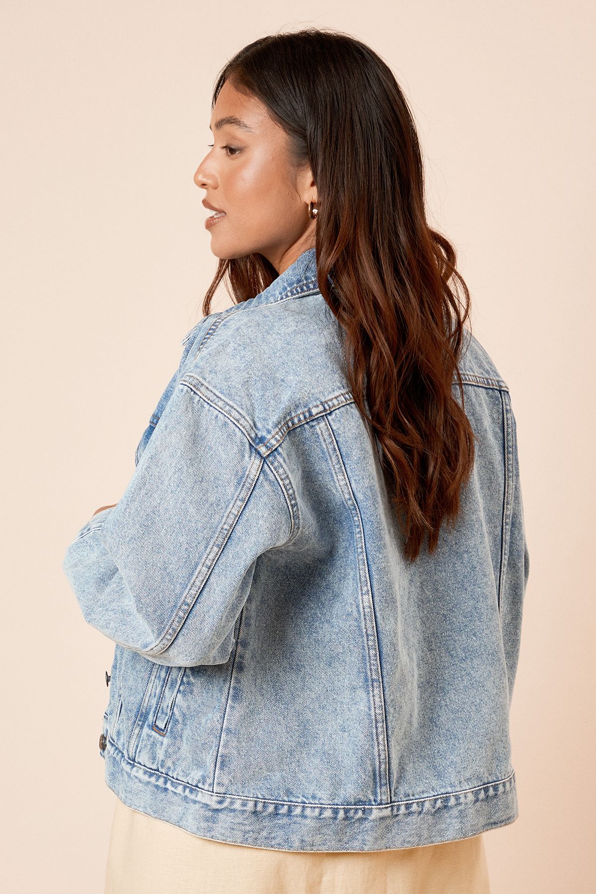 Dorothy Perkins Petite Oversized Denim Jacket Light Wash image 3