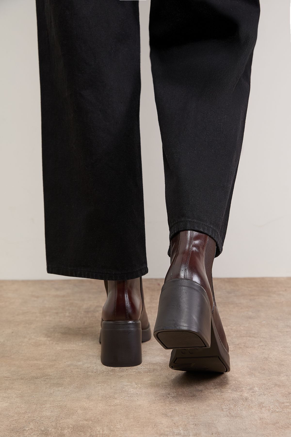 Oasis Barbara Real Leather Chunky High Heeled Chelsea Boots Brown image 3