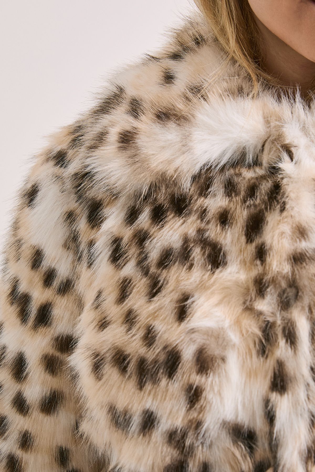 Dorothy Perkins Deer Animal Print Fur Coat Ivory image 5