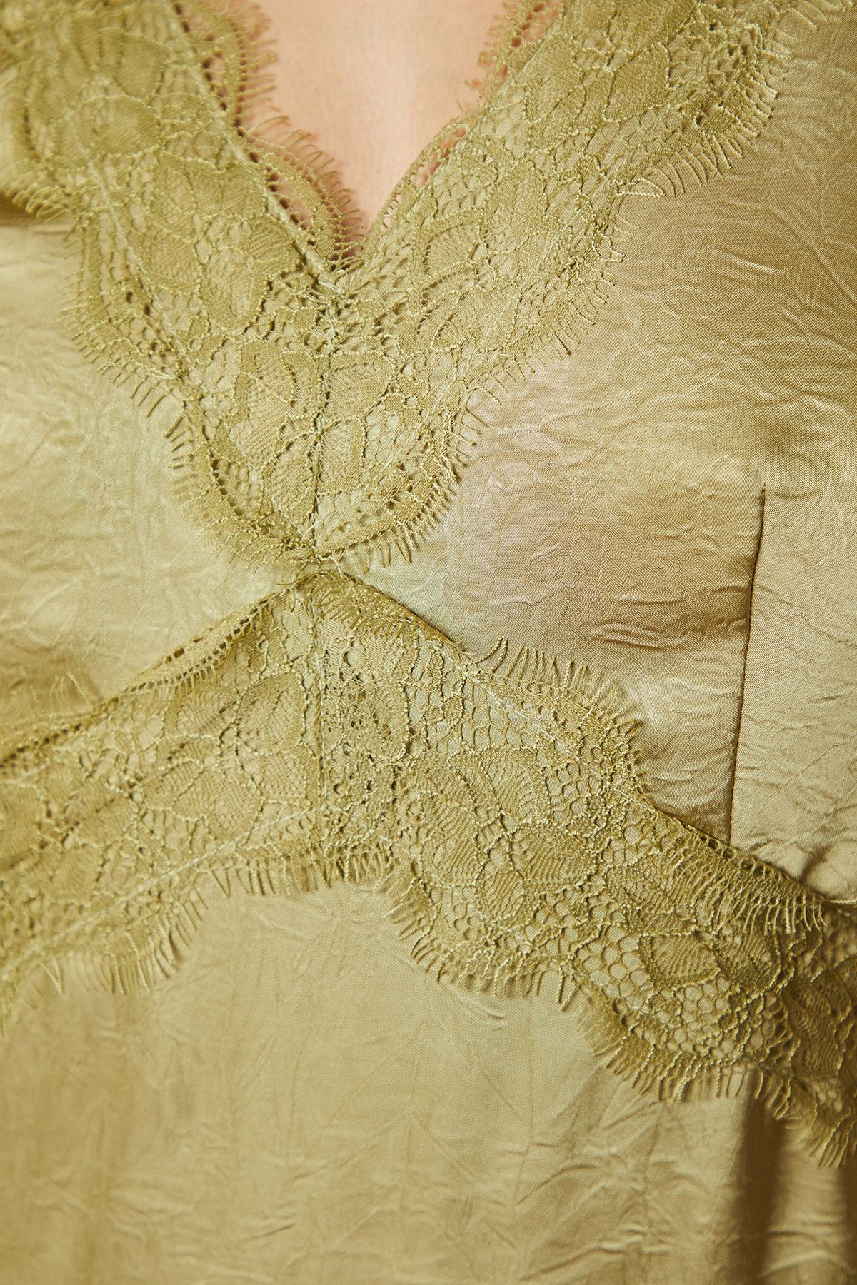 Oasis Satin Lace Insert Maxi Dress Green image 5