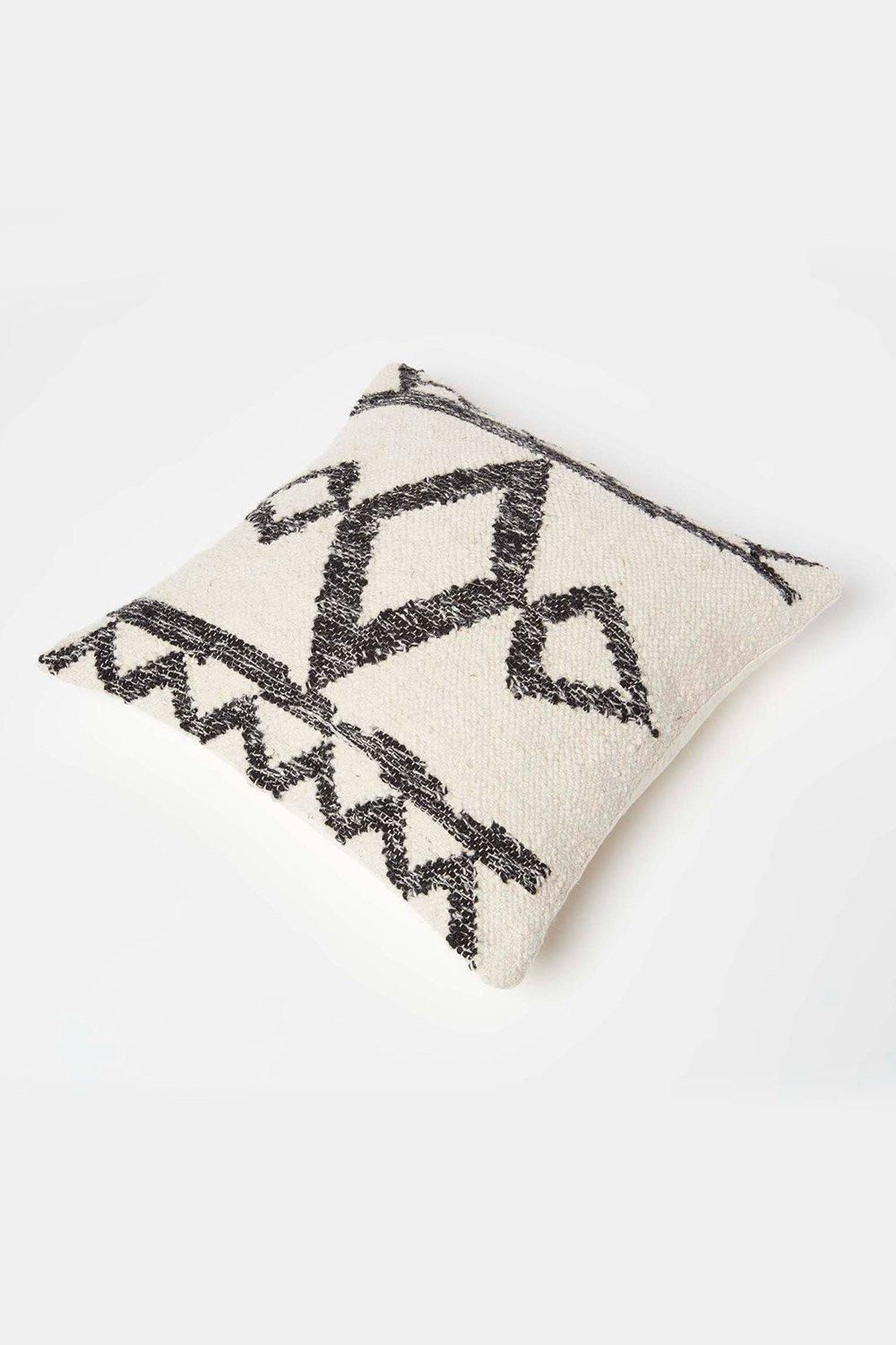 Homescapes Koba Handwoven Traditional Black & Cream Cushion image 5