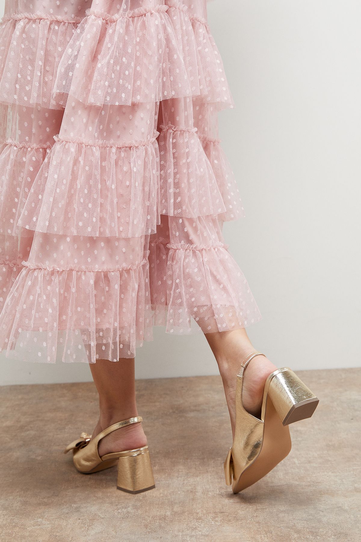 Oasis Seala Metallic Faux Leather Bow Slingback Medium Block Heel Court Shoes Gold image 3