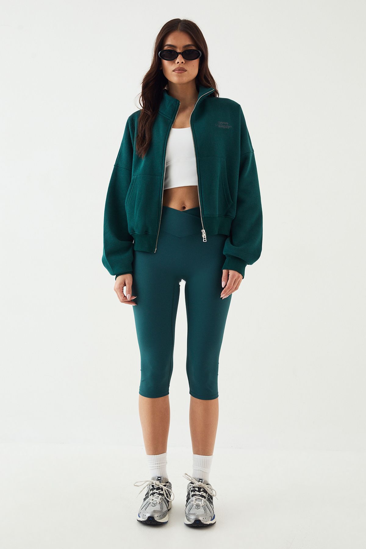 DSGN Studio DSGN Studio Ultra Sculpt Wrap Waist Capri Legging Pine image 5