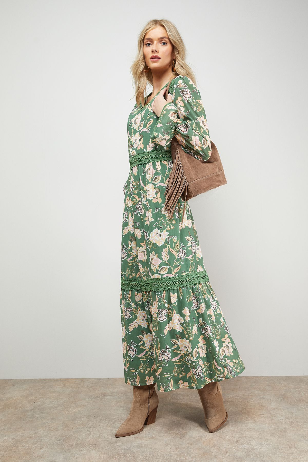 Oasis Printed lace Detail Chiffon V Neck Midaxi Dress Floral image 4