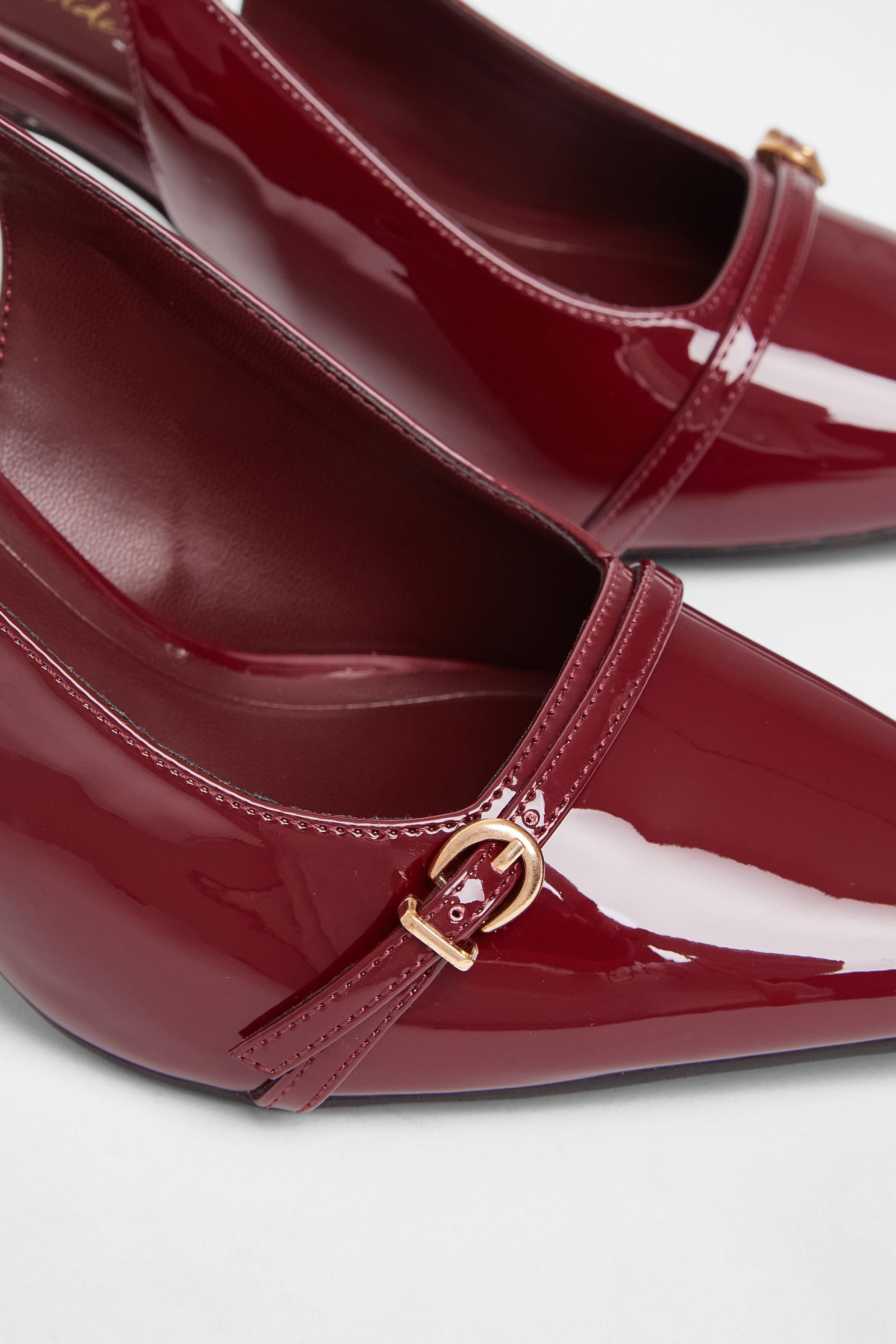 Quiz Burgundy Wide Fit Slingback Court Heels image 4