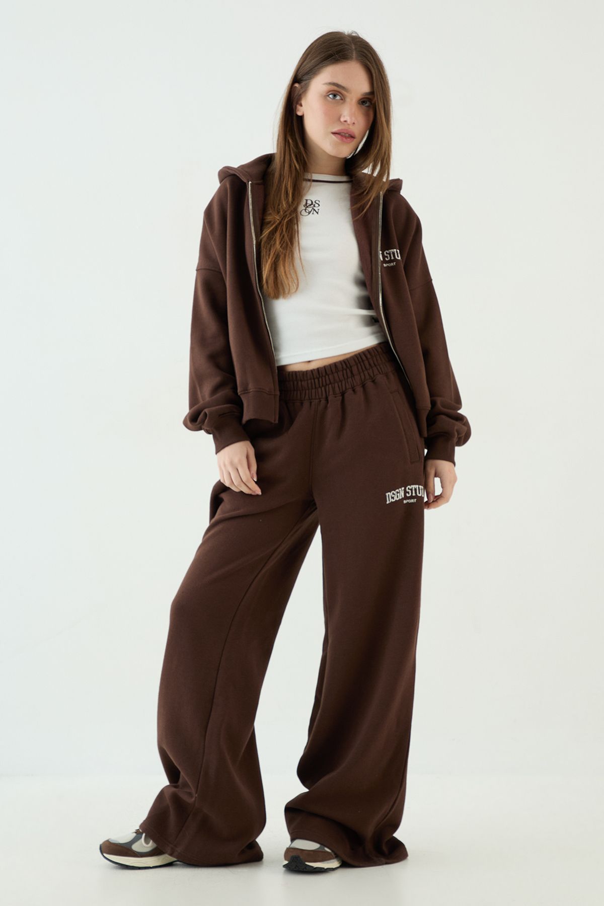 DSGN Studio DSGN Studio Collegiate Printed Straight Leg Jogger Dark Chocolate