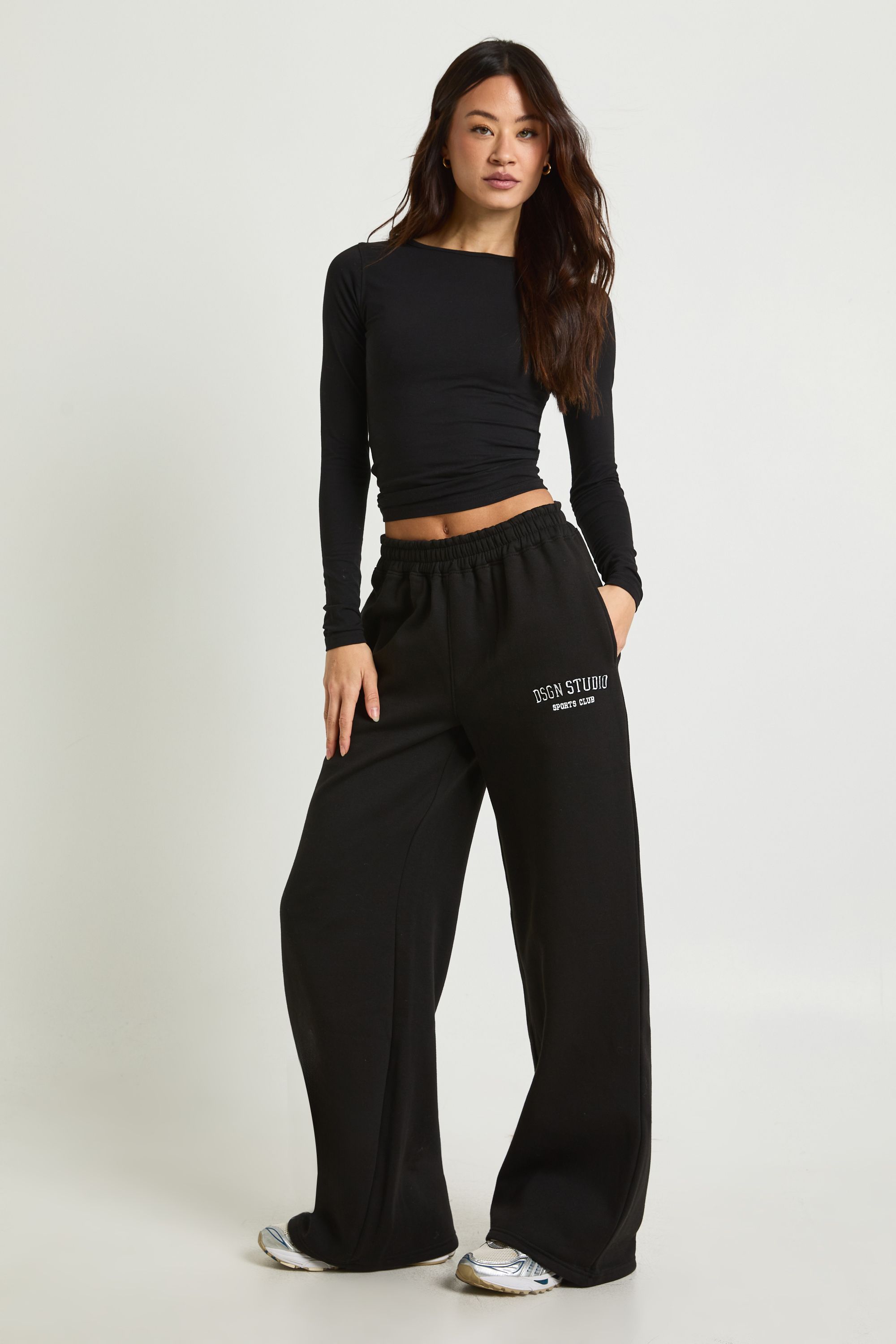 DSGN Studio Tall DSGN Studio Applique Straight Leg Jogger Black image 3