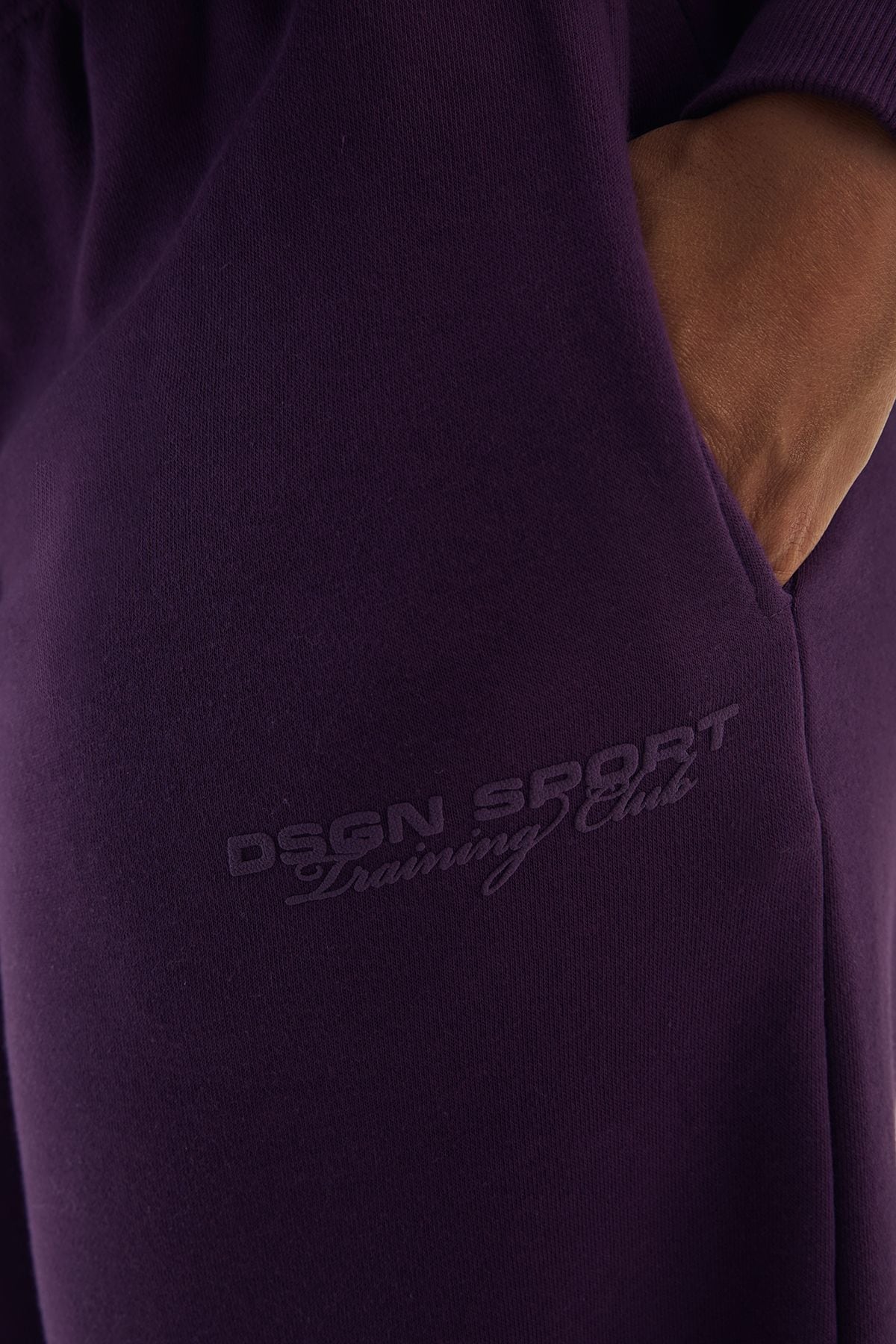 DSGN Studio DSGN Studio Sport Training Club Straight Leg Jogger Blackcurrant image 4