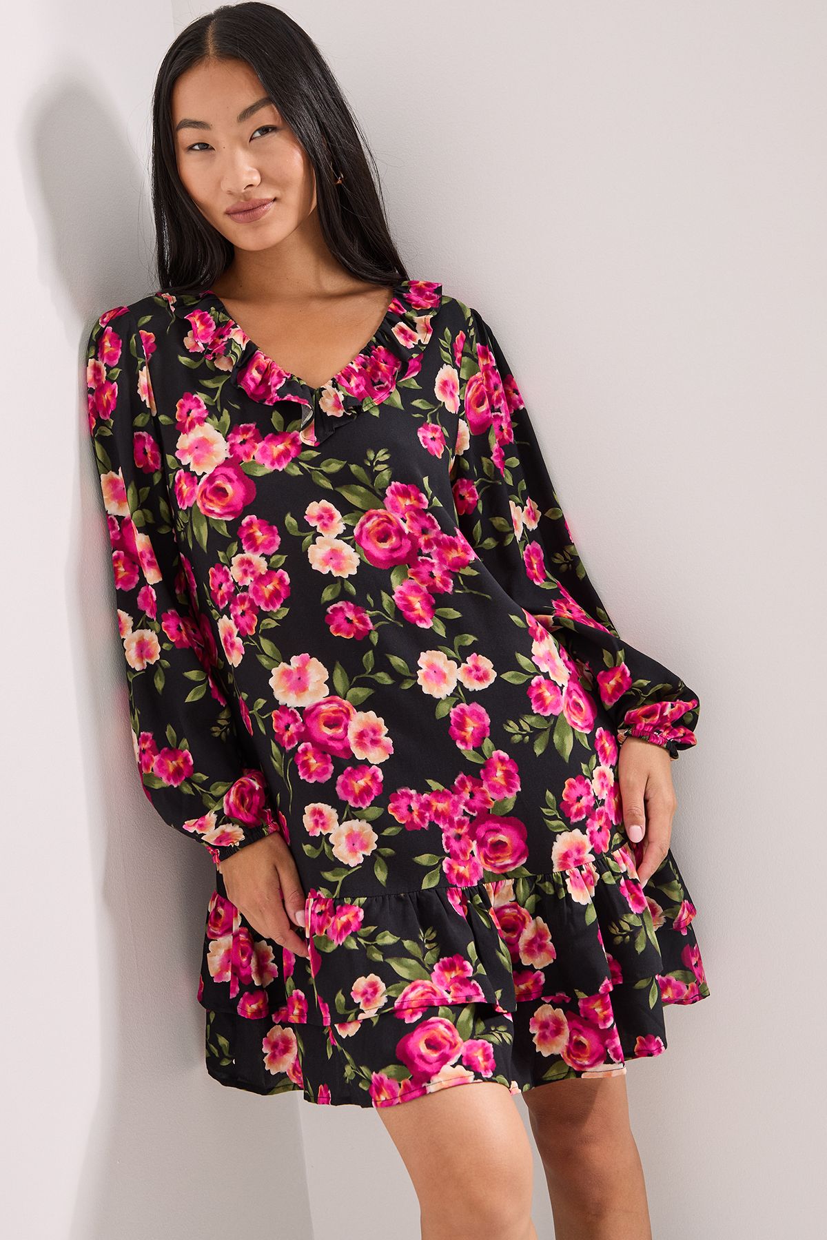 Dorothy Perkins Petite Black Floral Collar Detail Blouson Sleeve Tiered Mini Dress Floral image 1