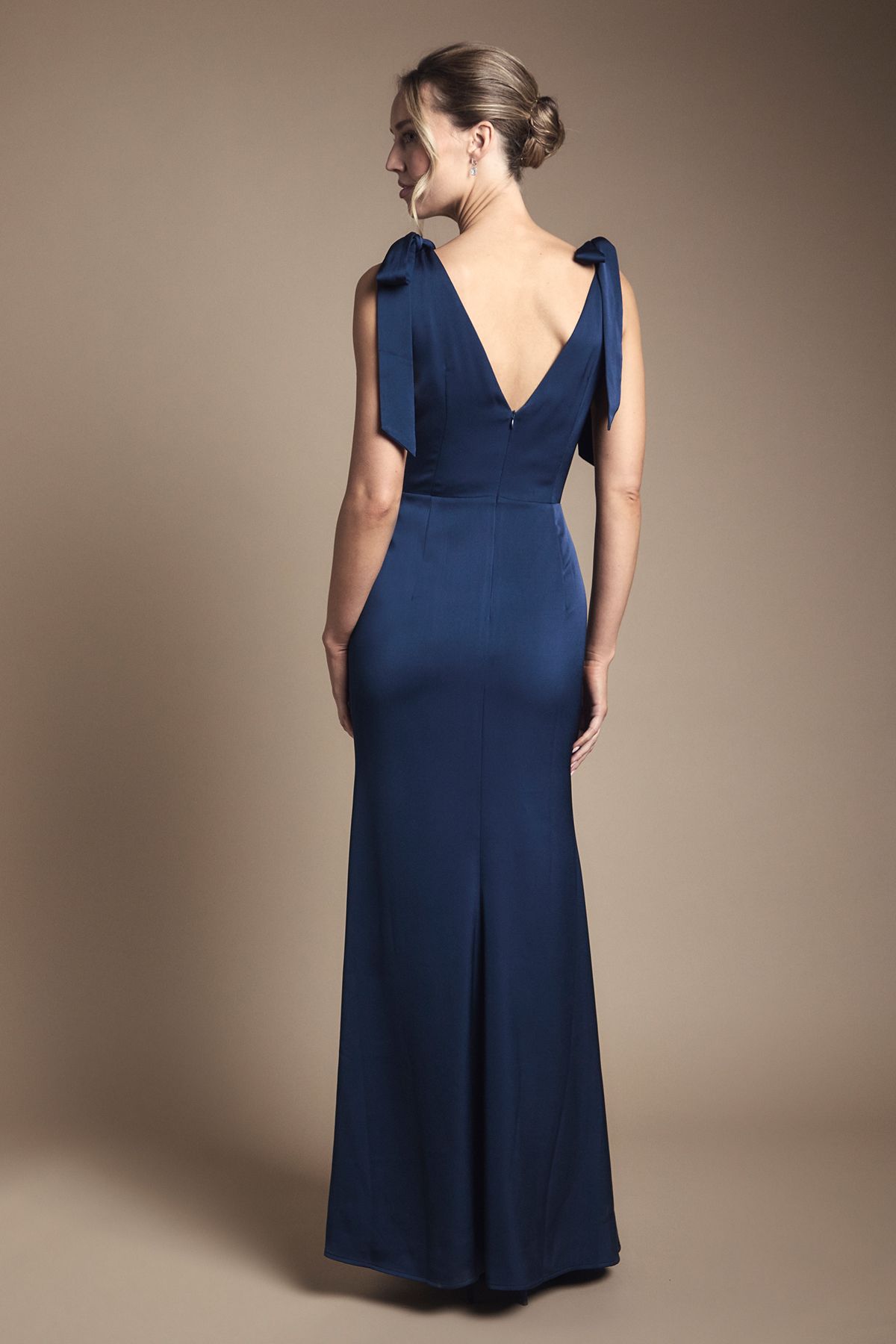 Coast Coast Honoured Satin Back Crepe V Neck Tie Shoulder Maxi Bridesmaid Dress Navy image 3