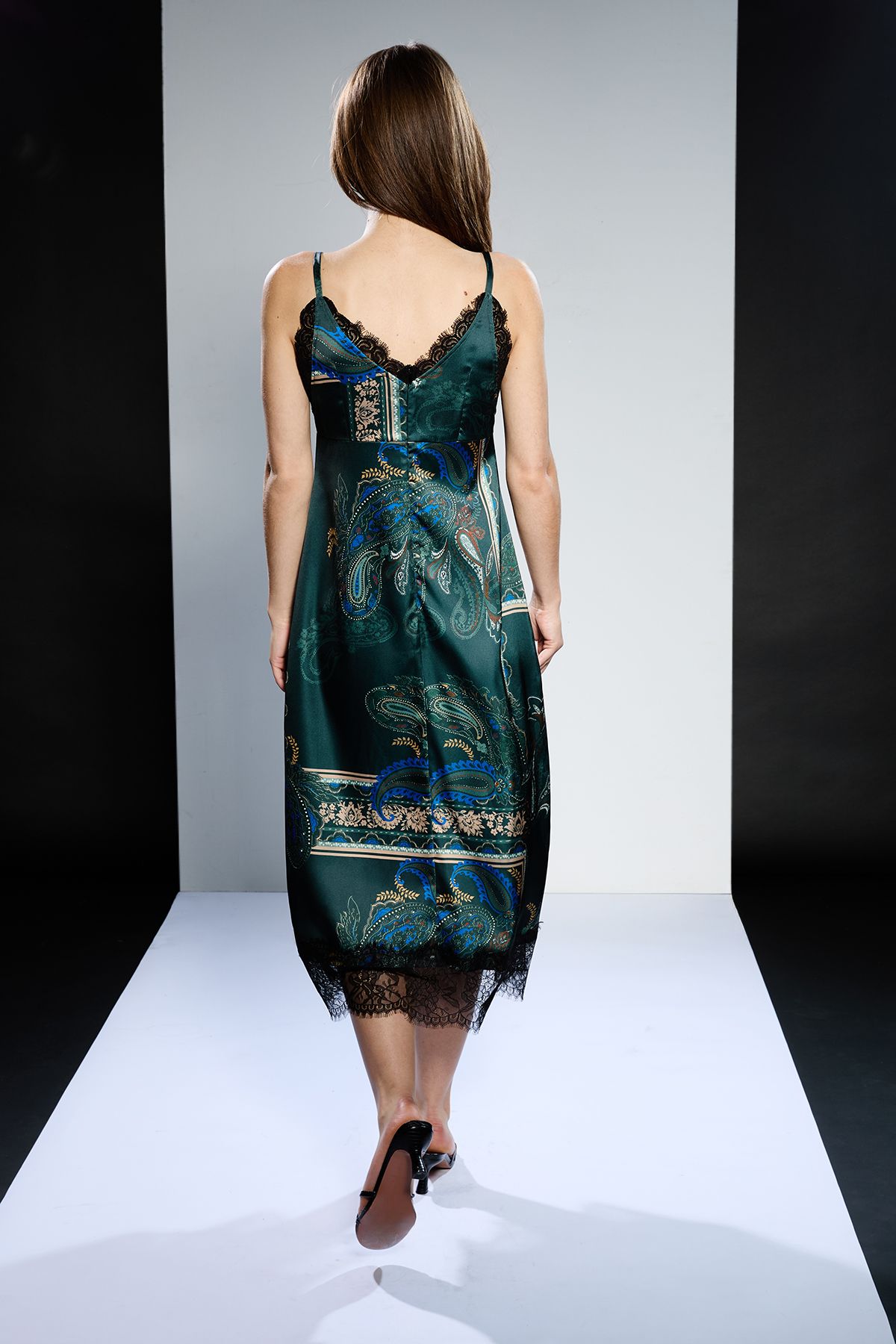 RUNWAY 1.8.1.8 Runway 1.8.1.8 Lace Panel Cami Midaxi Dress Dark Green image 3