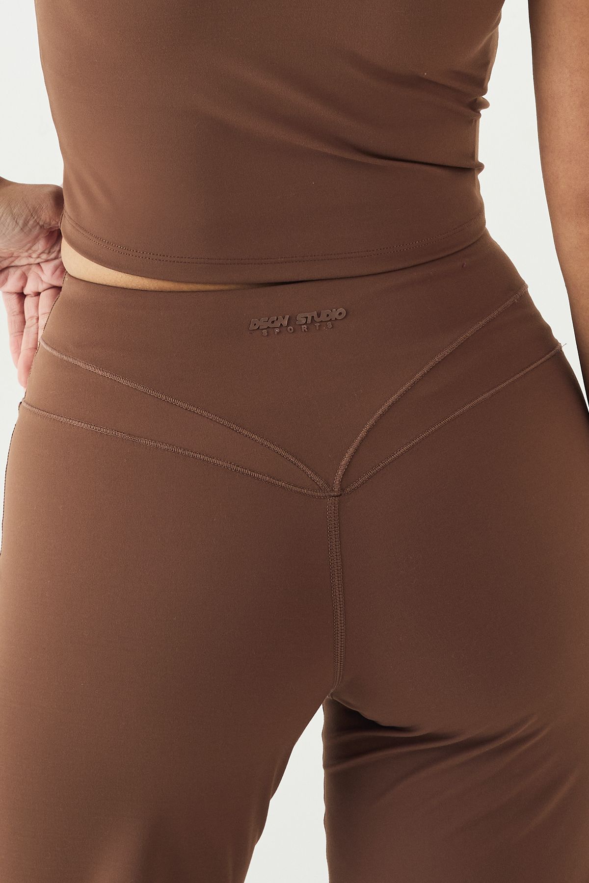 DSGN Studio DSGN Studio Ultra Sculpt Seam Detail Straight Leg Yoga Pant Mocha image 4