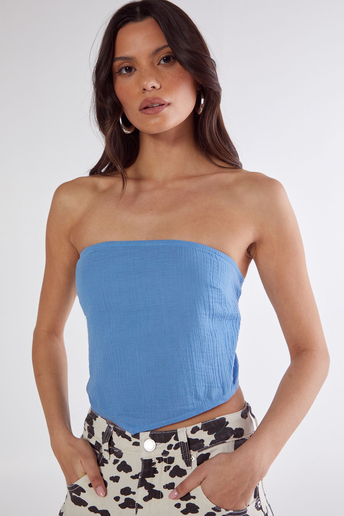 NastyGal Textured Casual Hanky Hem Tie Back Top Blue image 4