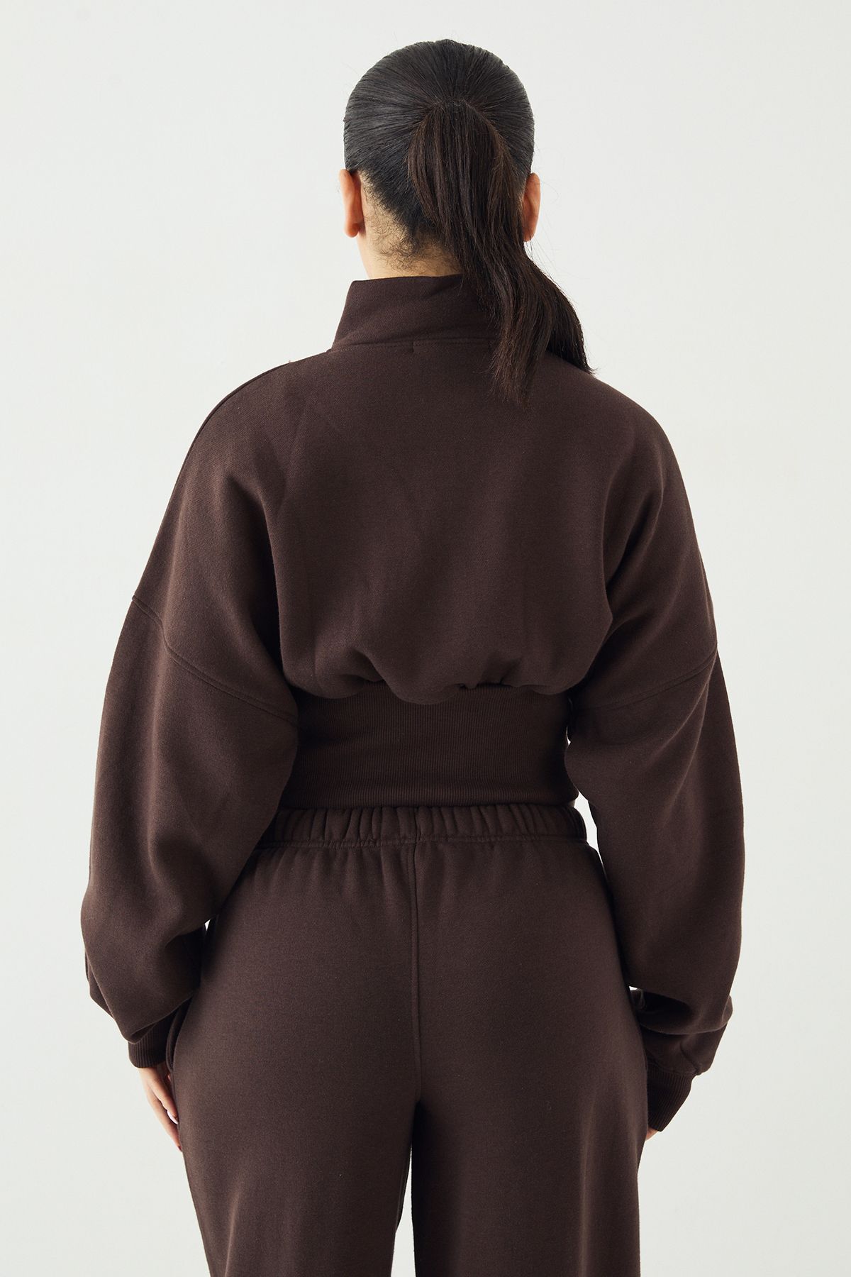 DSGN Studio DSGN Studio Sport Training Club Cinched Waist Collar Sweatshirt Coffee Bean image 2