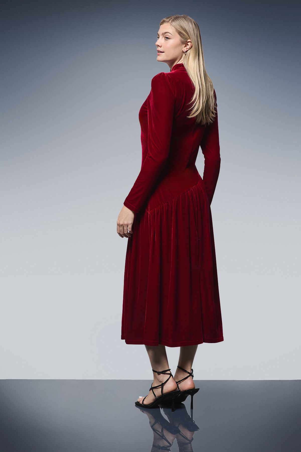 Principles High Neck Twist Keyhole Detail Velvet Midaxi Dress Red image 3