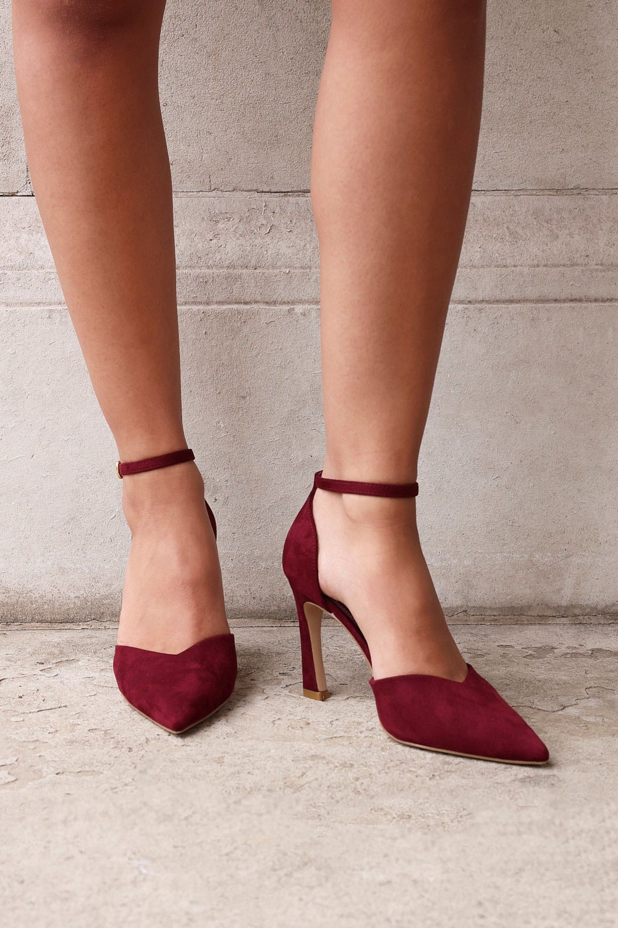 Linzi Moira Burgundy Faux Suede V Cut Court Heel image 6