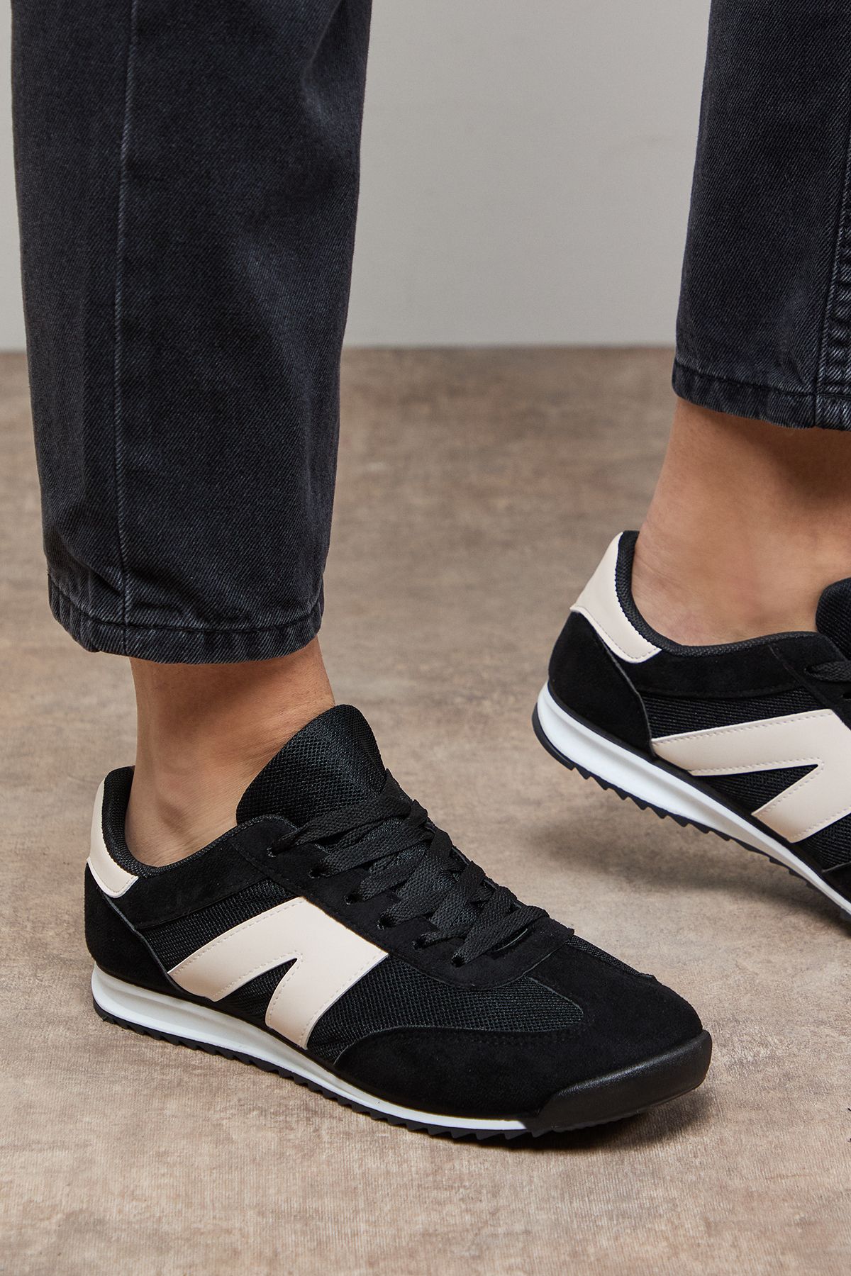 Oasis Jemima Faux Suede Mesh Lace Up Trainers Natural Black image 4