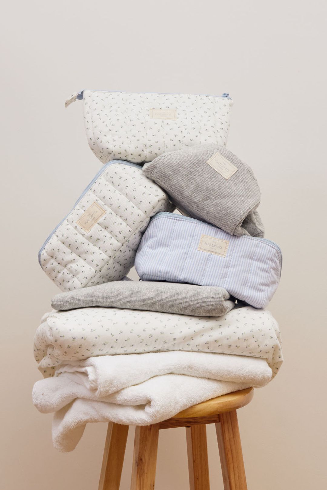 The Flat Lay Co Essential Makeup Pouch - Cozy Cotton Ditsy Floral Multi image 9