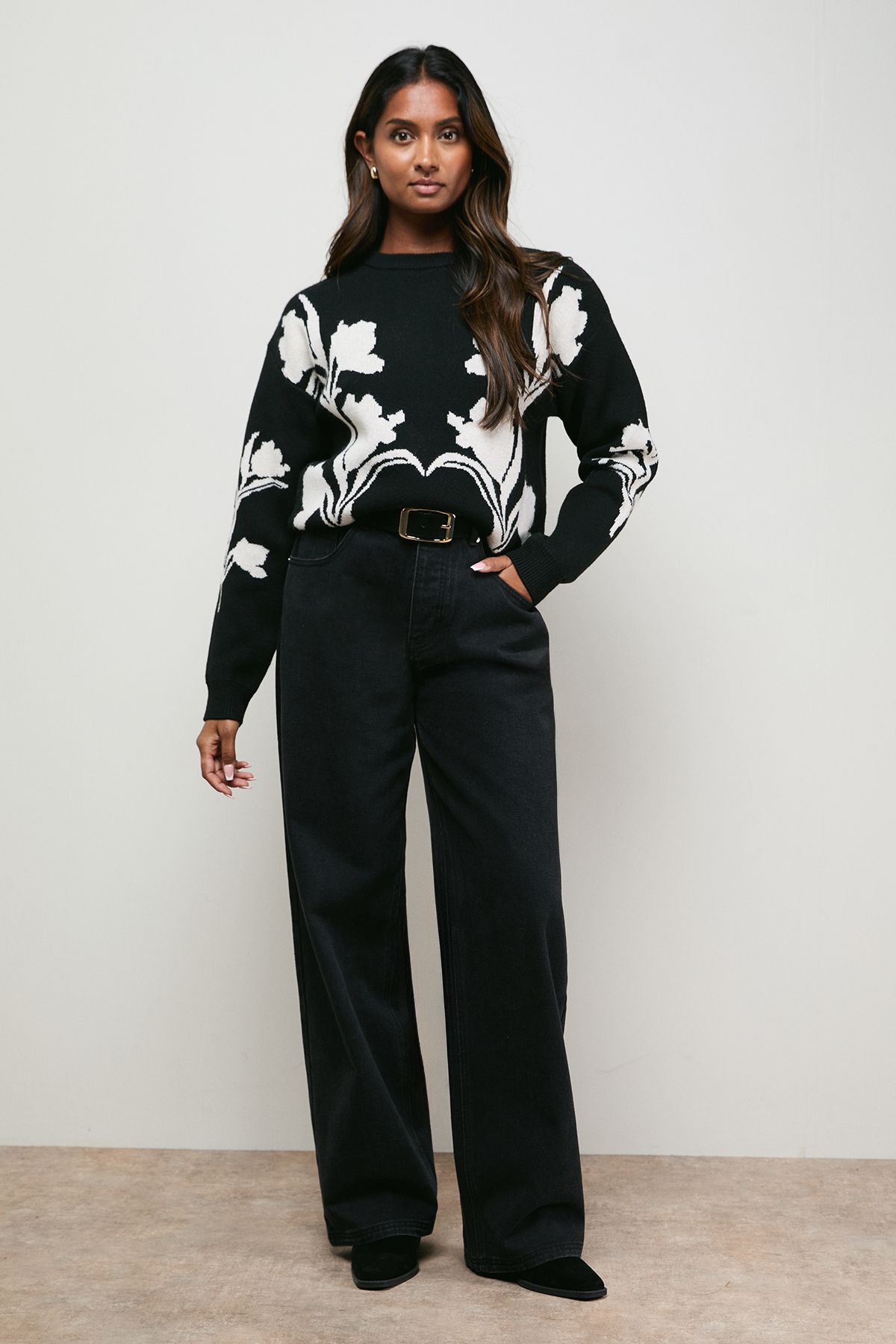 Oasis Floral Jacquard Crew Neck Jumper Black image 4