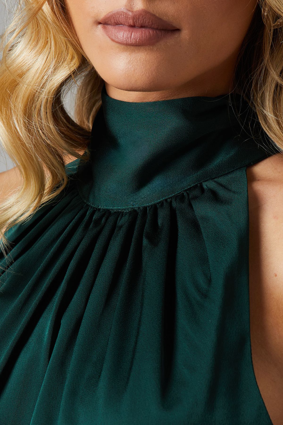 Oasis Petite Satin Halter Neck Midi Bridesmaid Dress Emerald image 5