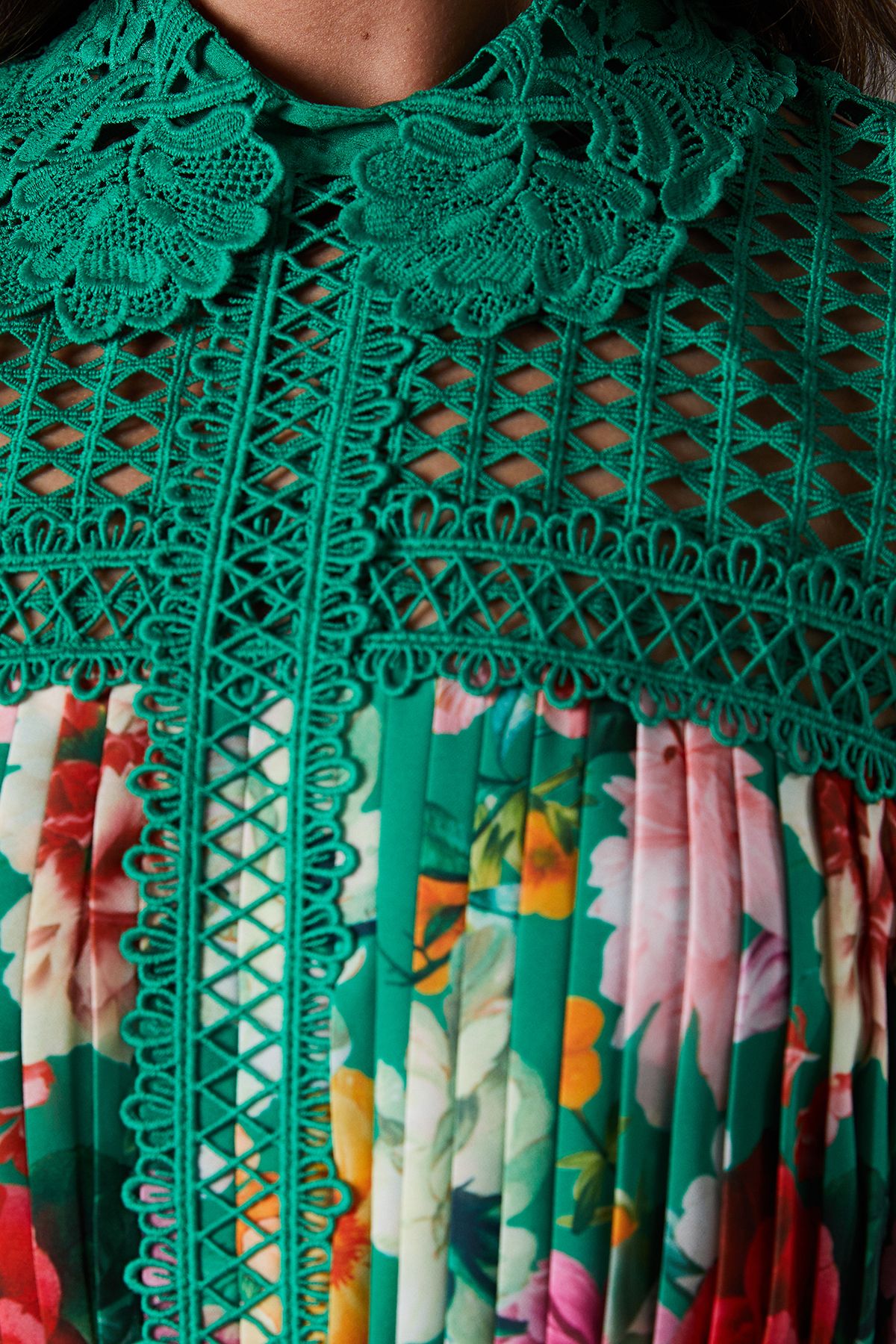 Coast Lisa Tan Lace Pleated Printed Midi Dress Green image 5