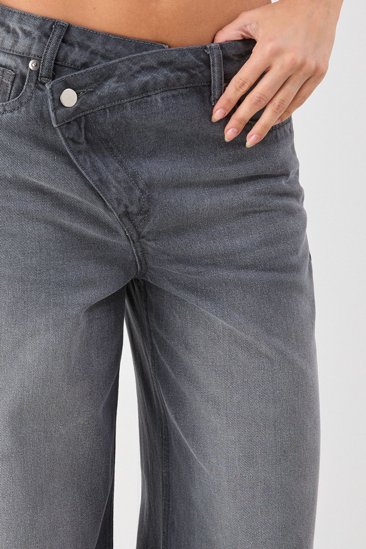 MissPap Asymmetric Waist Denim Wide Leg Jean Light Wash image 3