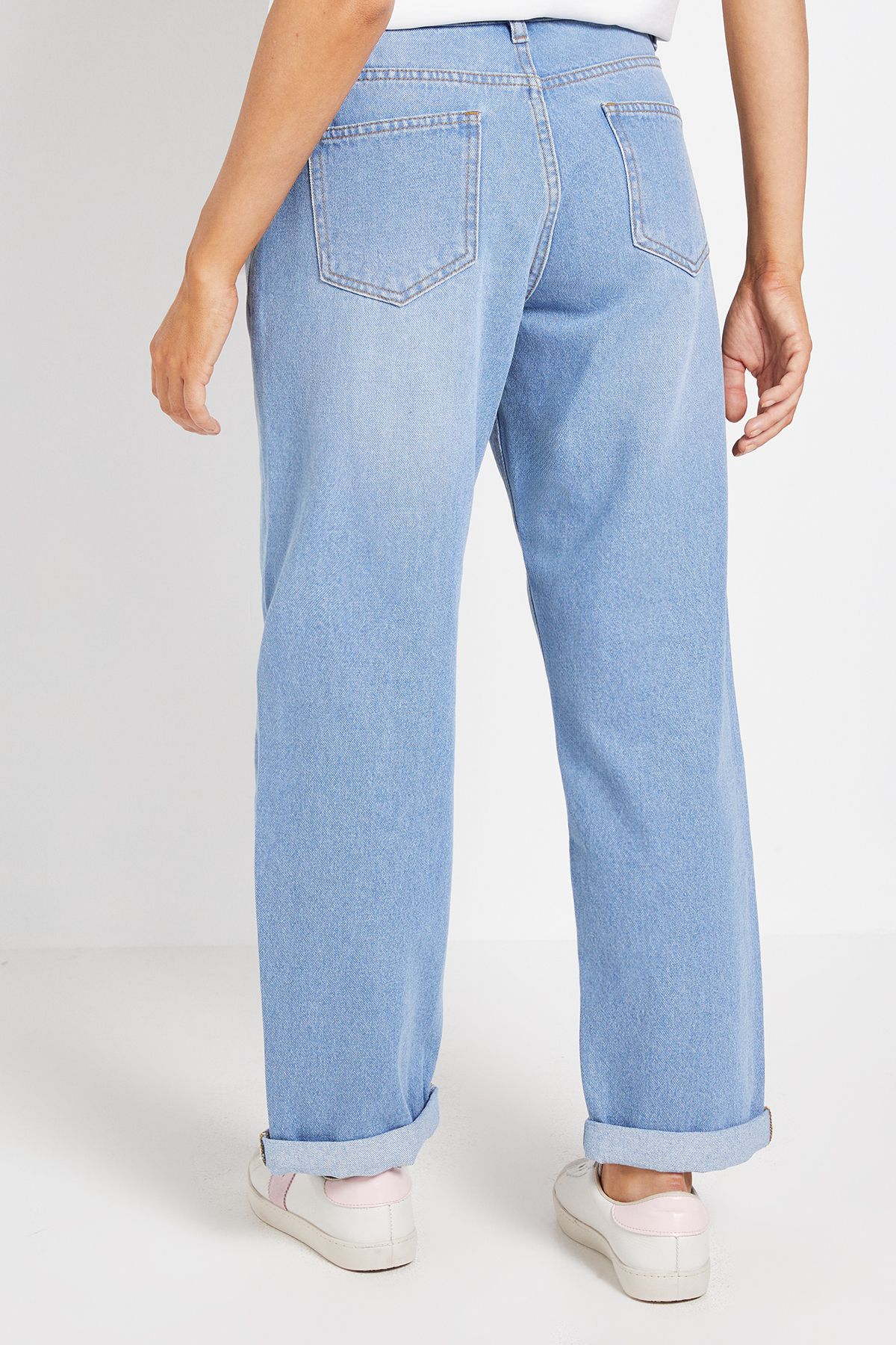 Dorothy Perkins Boyfriends Ankle Grazer Fold Up Jeans Light Wash image 3