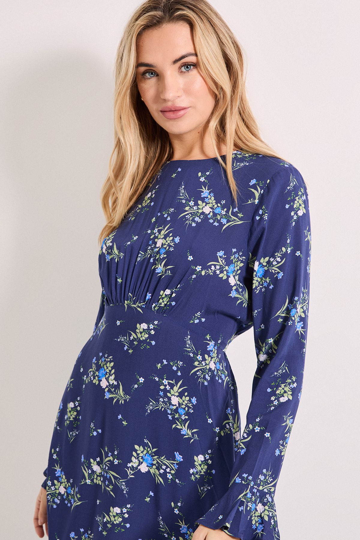 Dorothy Perkins Frill Sleeve Ruffle Detail Printed Midi Dress Purple image 2