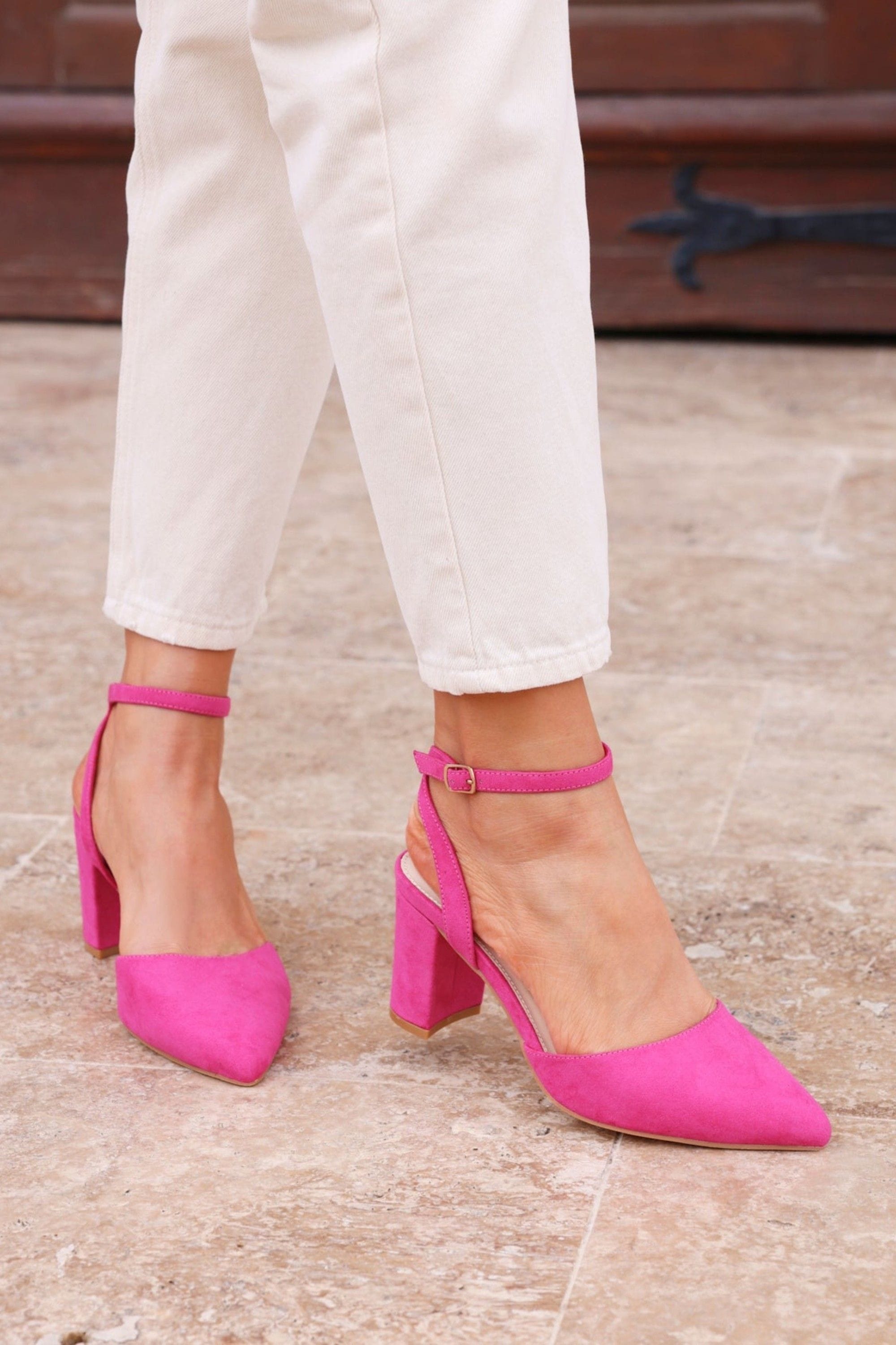 Linzi Larsa Wide Fit Pink Faux Suede Classic Pointed Toe Court Heel image 2
